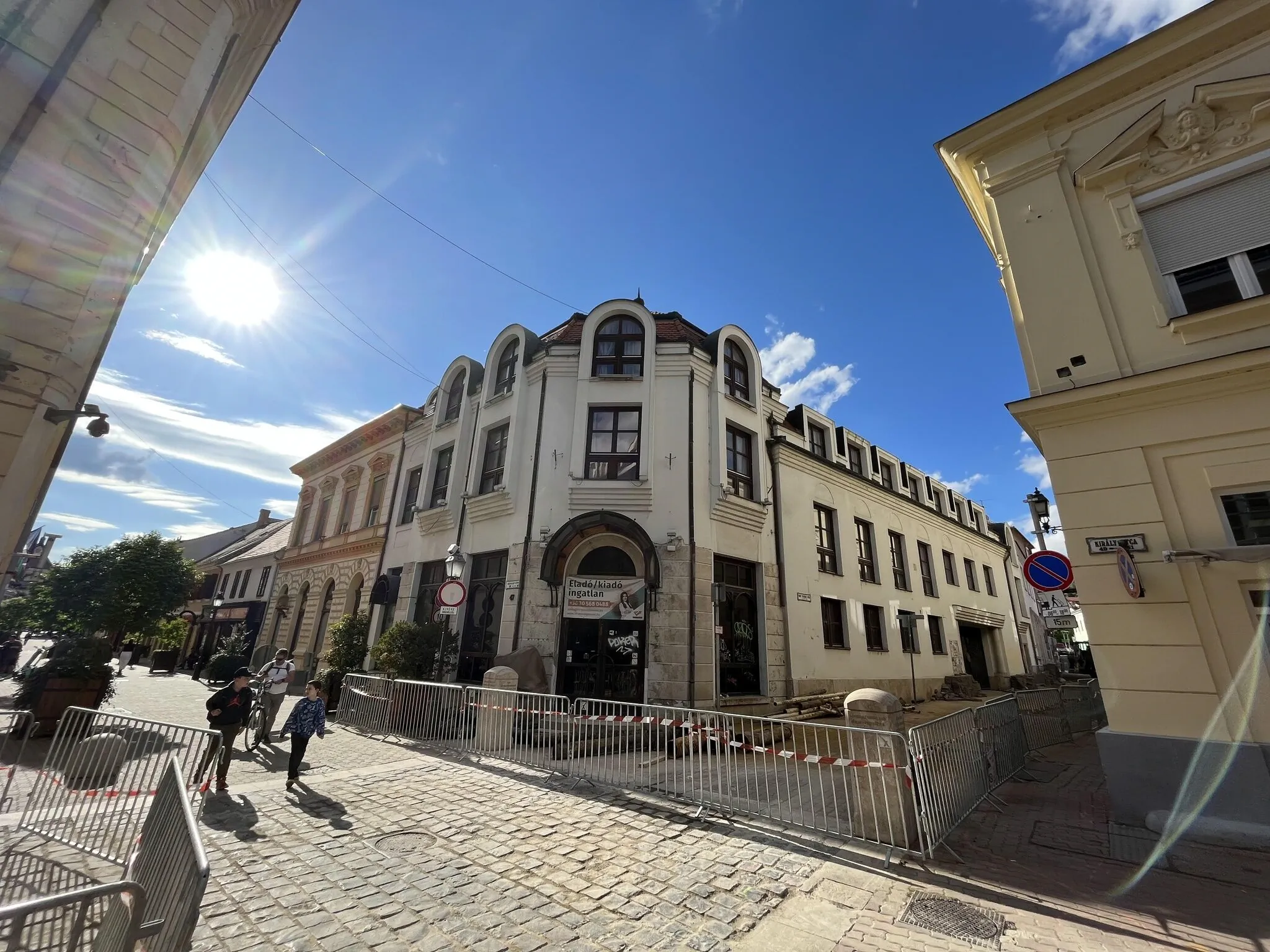Wellness Hotel Trezor Pécs – Pécs, Ungaria