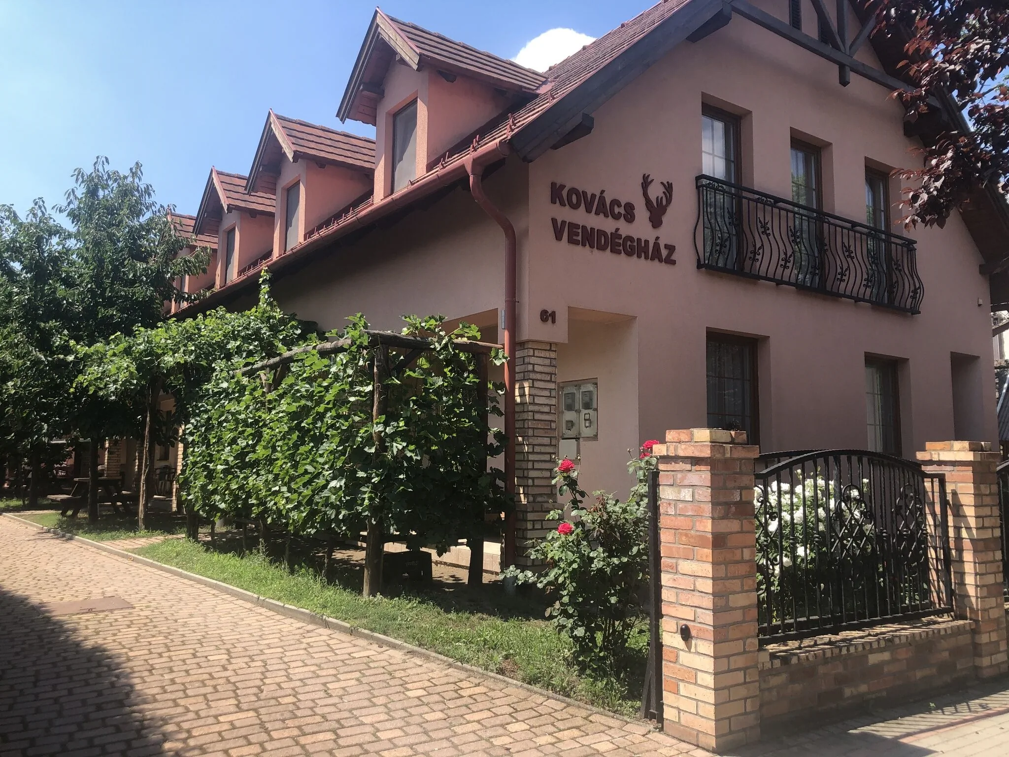 Kovács Vendégház Bakonyszombathely - foto 4
