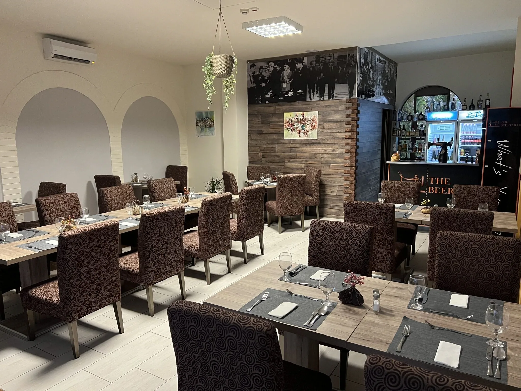 Centrooms Eger – Eger, Ungaria