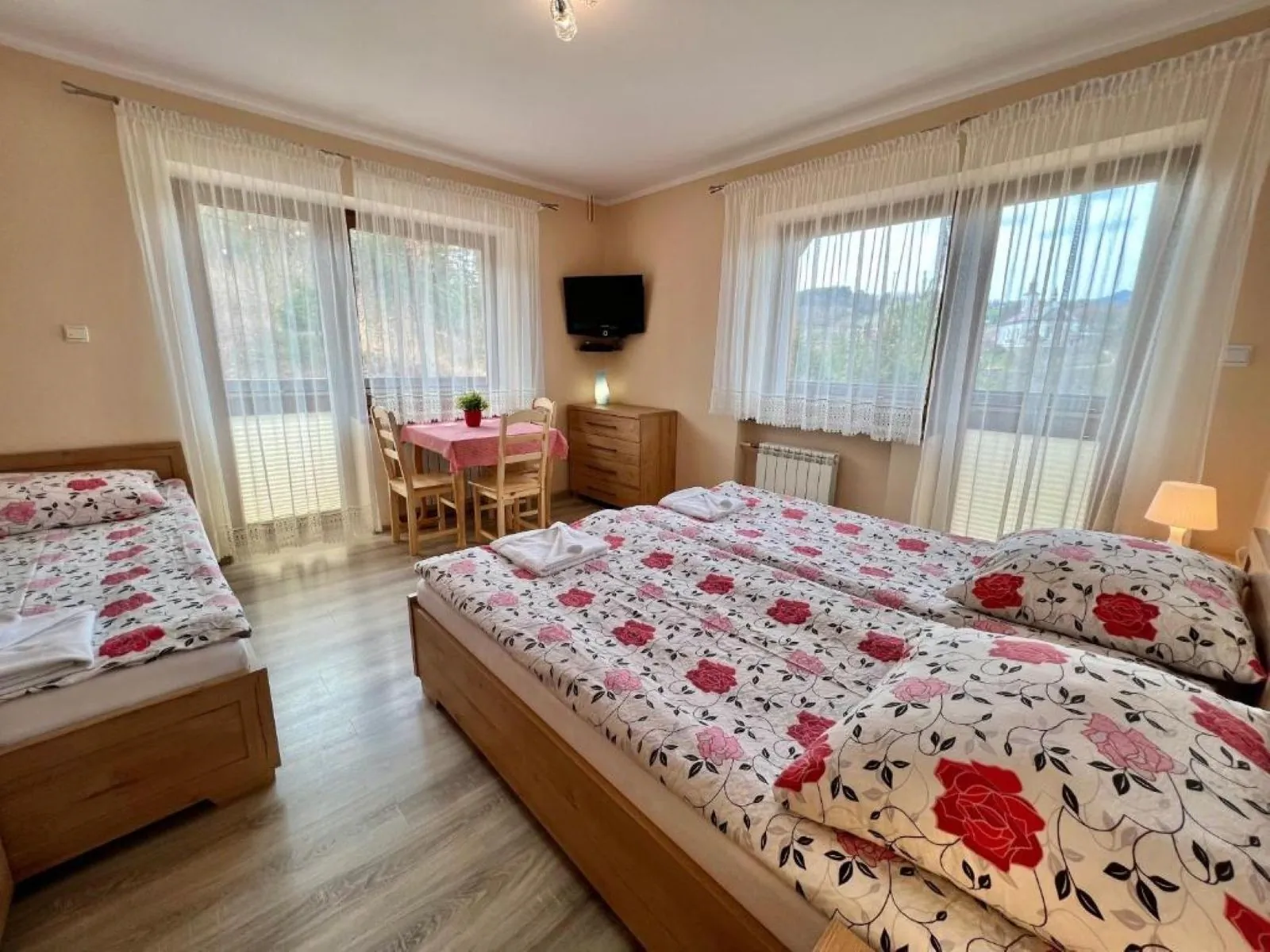Pokoje i domek u Uli Piwniczna Zdrój - foto 3