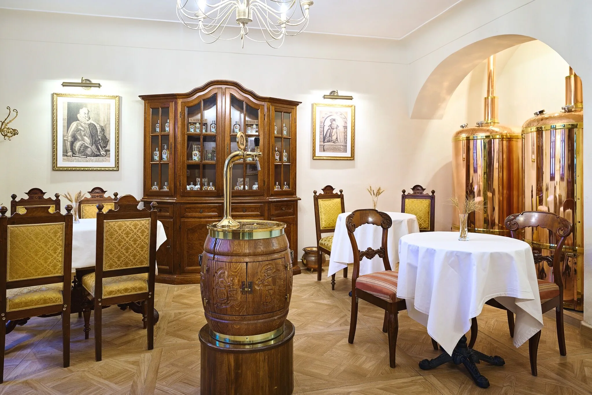 Spa Beerland Chateaux - At The Golden Pear – Praga, Republica Cehă
