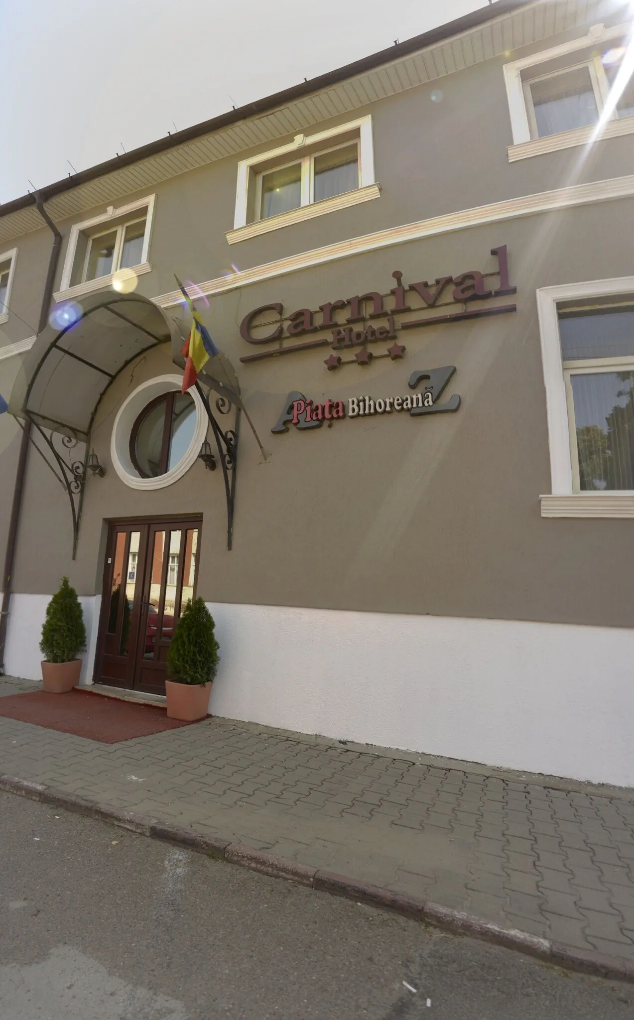 Hotel Carnival City Oradea - foto 1