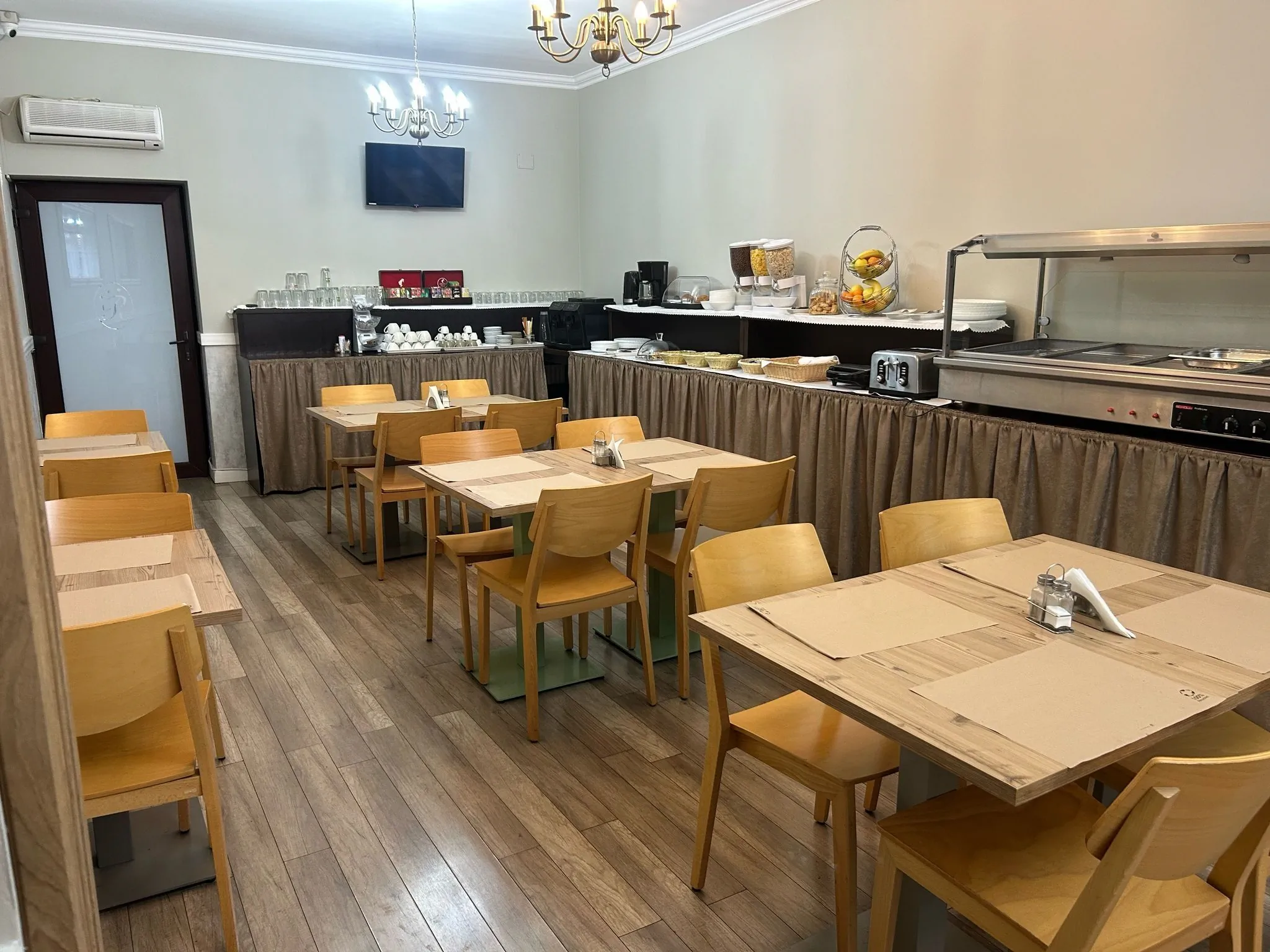 Hotel Carnival City Oradea - foto 7