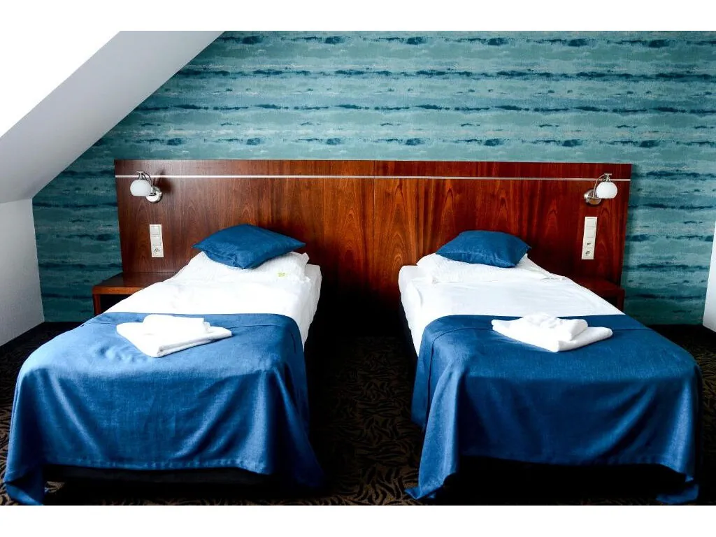 Hotel Azyl Kąty Wrocławskie - foto 3