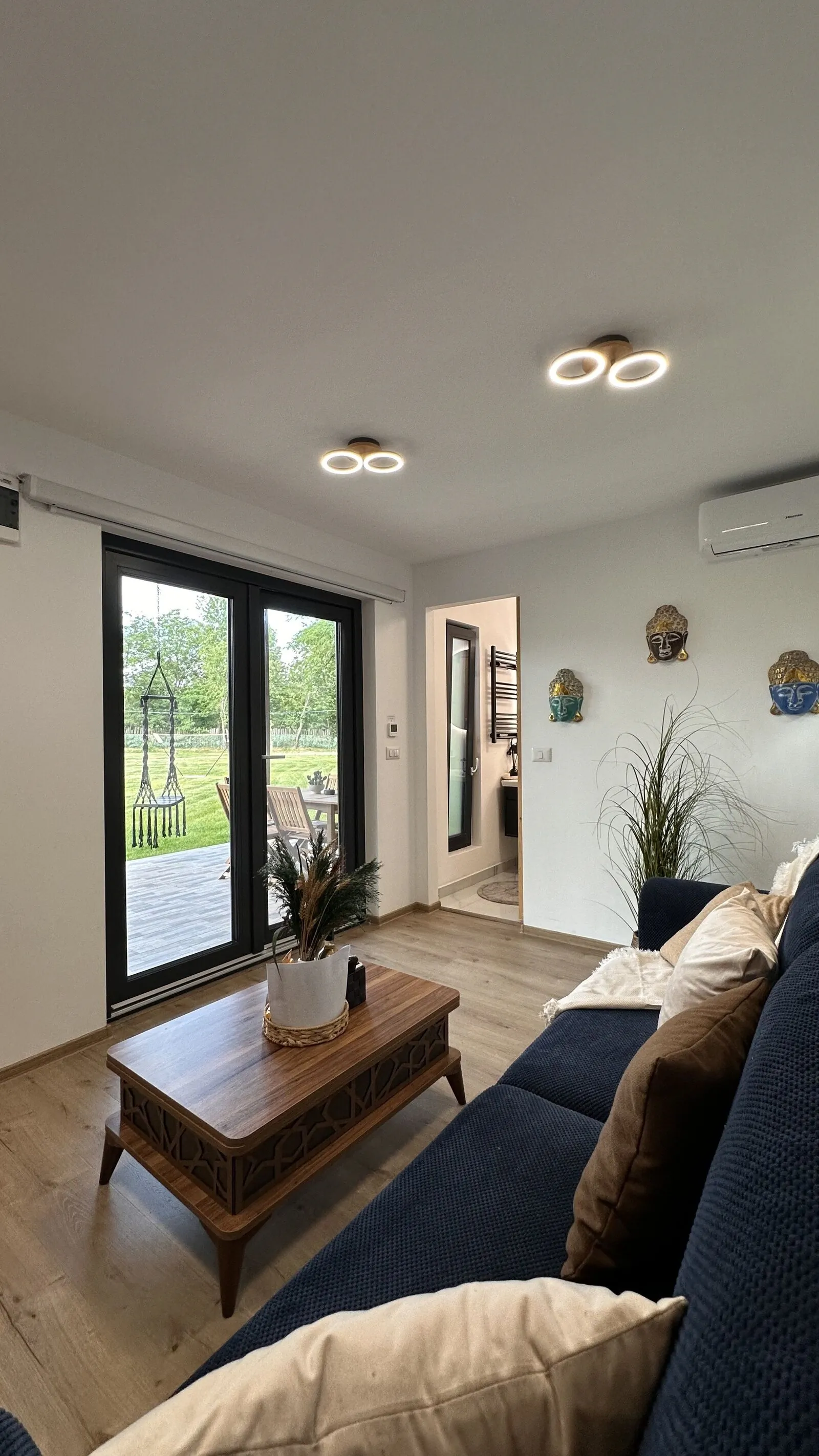 Badash Tiny Village- Tiny Houses with Heated Pool Polovragi – Polovragi, România