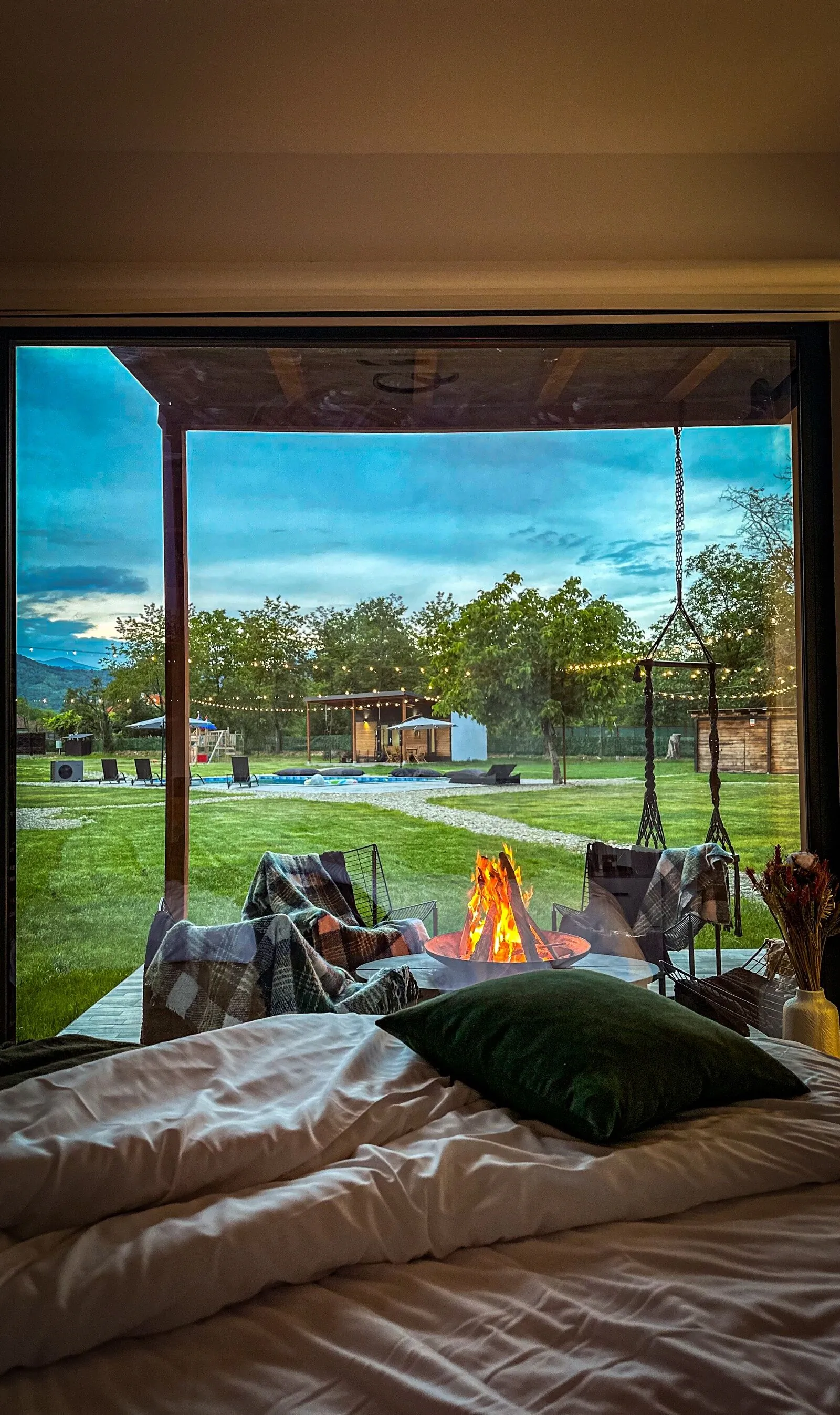 Badash Tiny Village- Tiny Houses with Heated Pool Polovragi – Polovragi, România