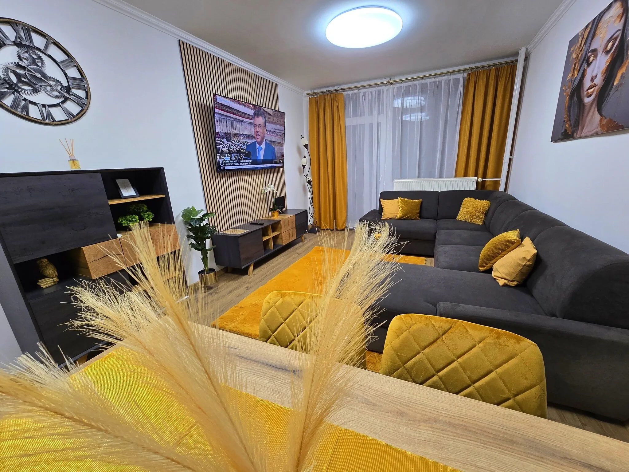 Belvárosi Grand Deluxe Apartman Pécs – Pécs, Ungaria