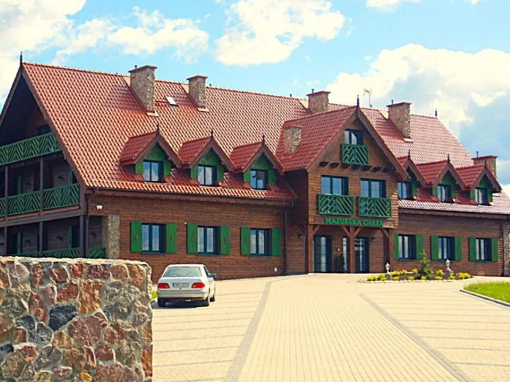 Apartament rodzinny 4-osobowy z balkonem z panoramicznym widokiem komfortowa Mazurska Chata Mikołajki – Mikołajki, Polonia