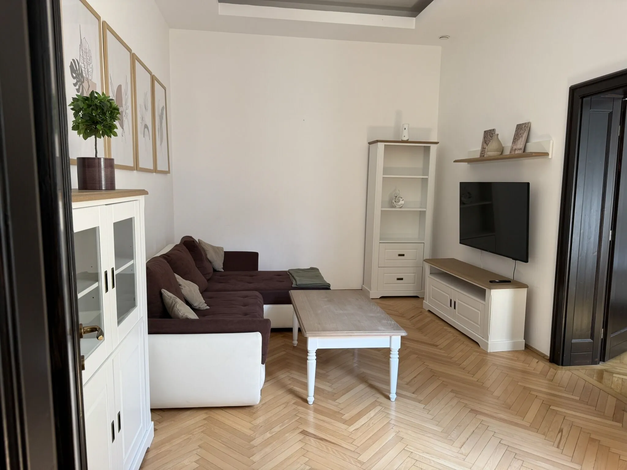 Apartament Nature Inspired Stay in Piata Sfatului Brașov - foto 7