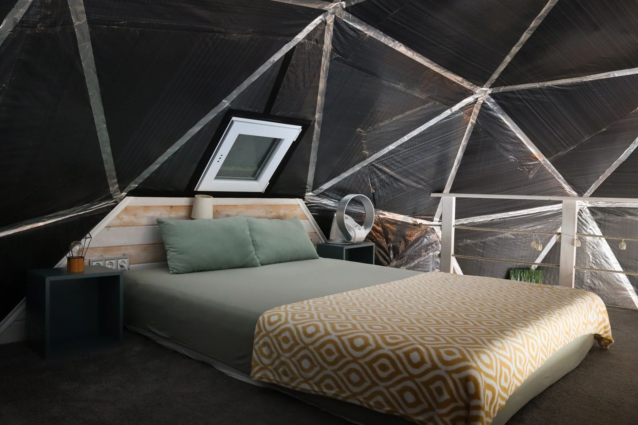 Domeglamping - Kupolaház Horgásztónál Ságvár – Ságvár, Ungaria