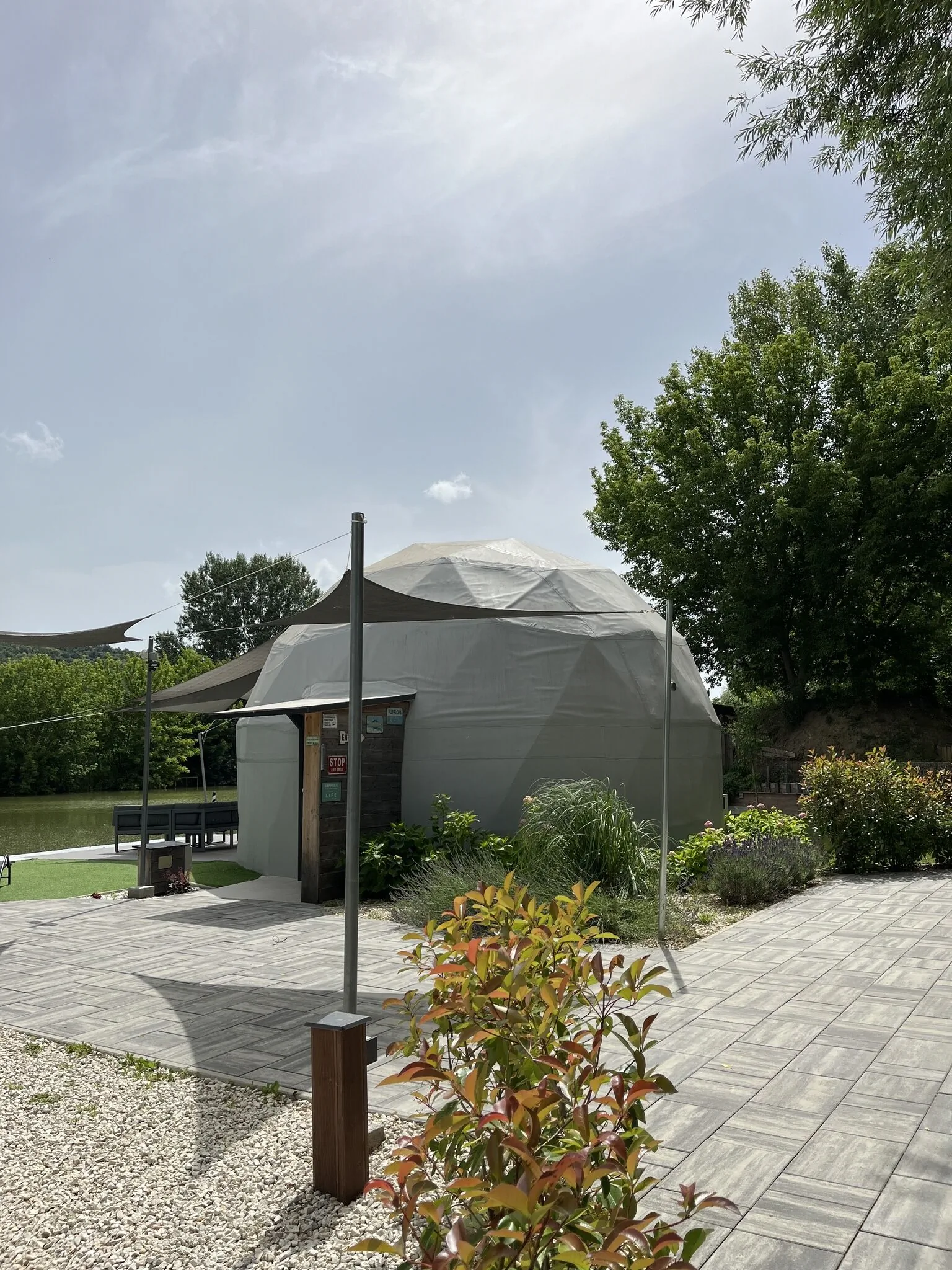 Domeglamping - Kupolaház Horgásztónál Ságvár – Ságvár, Ungaria