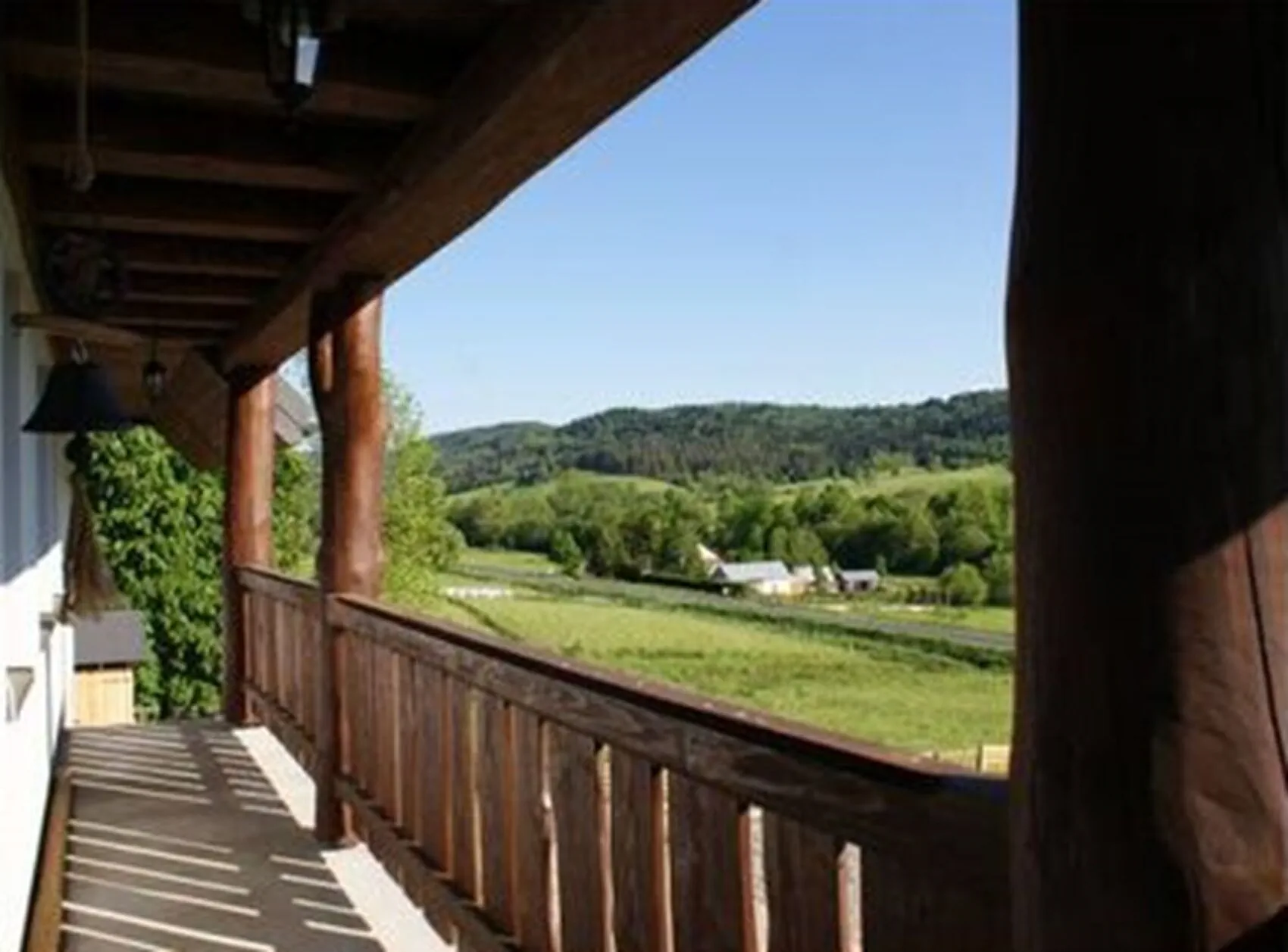 Dom na Skale Rabe, Czarna – Czarna, Polonia
