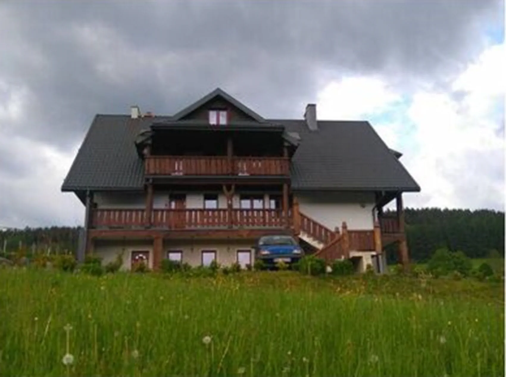 Dom na Skale Rabe, Czarna – Czarna, Polonia