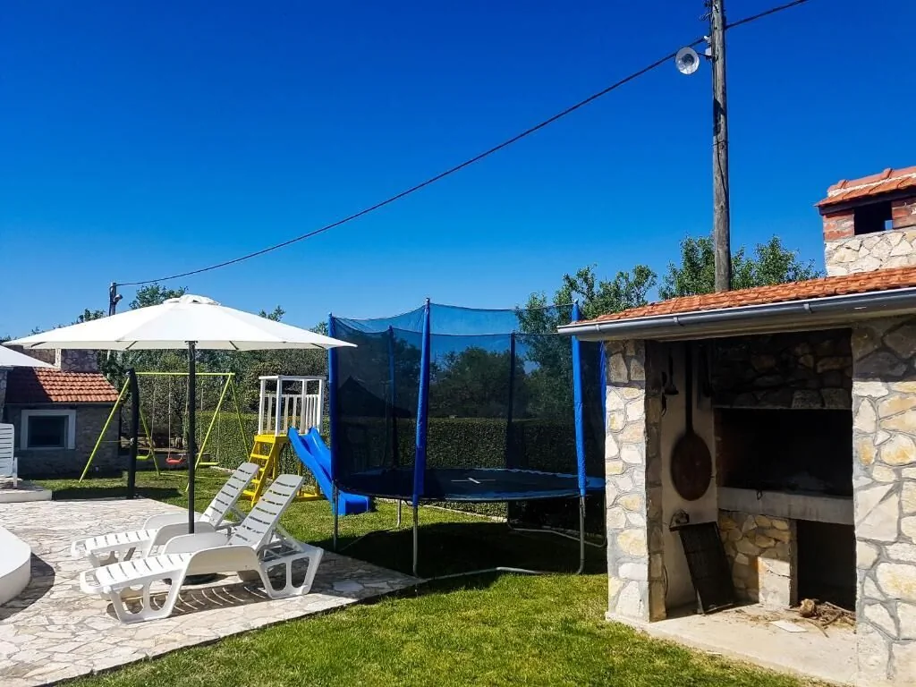 House Bonaca Zemunik Donji – Zemunik Donji, Croația