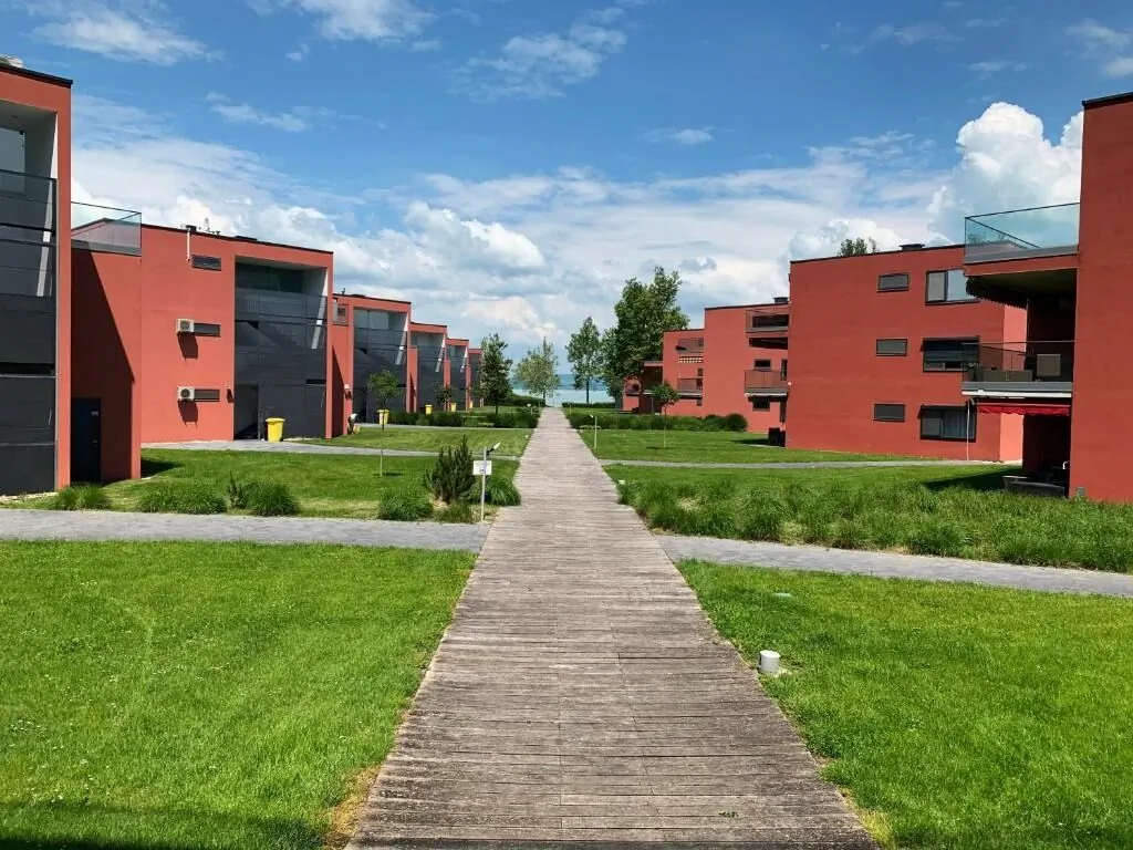 BL Yacht Club Art Apartman B2 Balatonlelle – Balatonlelle, Ungaria