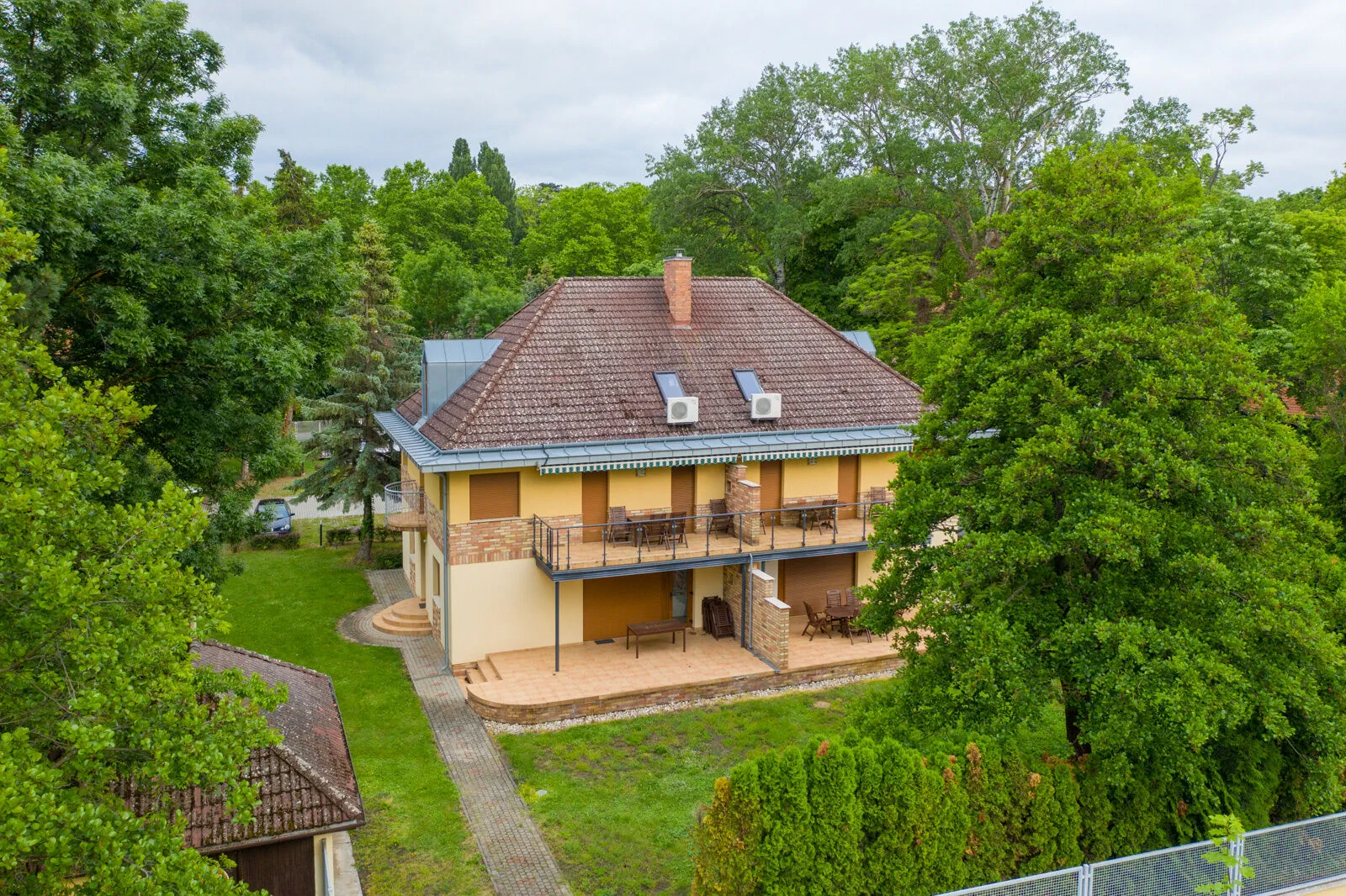 Villa Apartman - Hotel OTP Balatonszemes - foto 3
