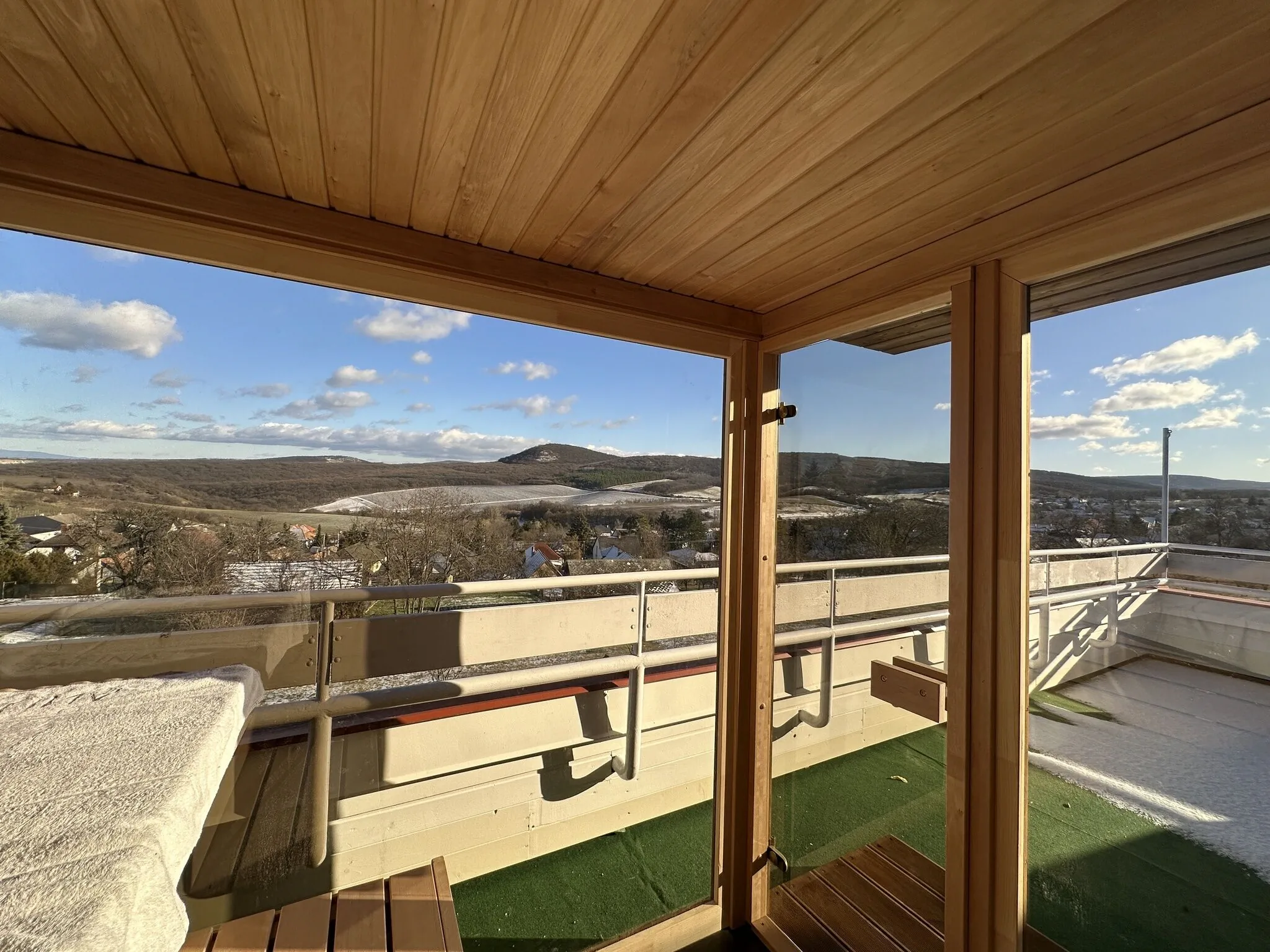 Panorámás Apartman Dunaszentmiklós – Dunaszentmiklós, Ungaria