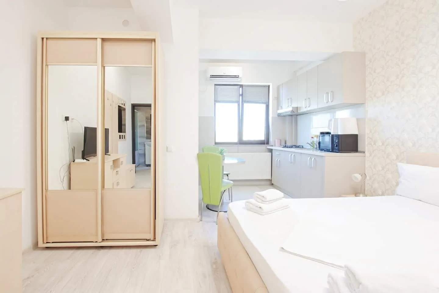 Apartament CLOUD No. 10 / city center Iași - foto 6