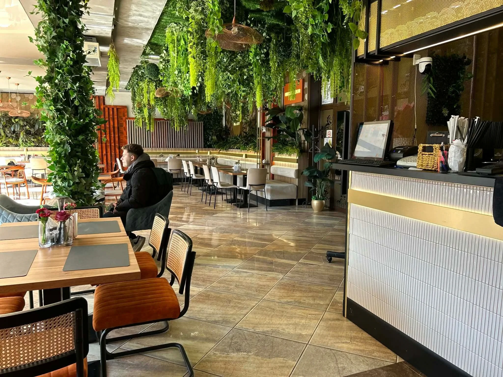 Camere de inchiriat Sofia Comăneşti – Comăneşti, România