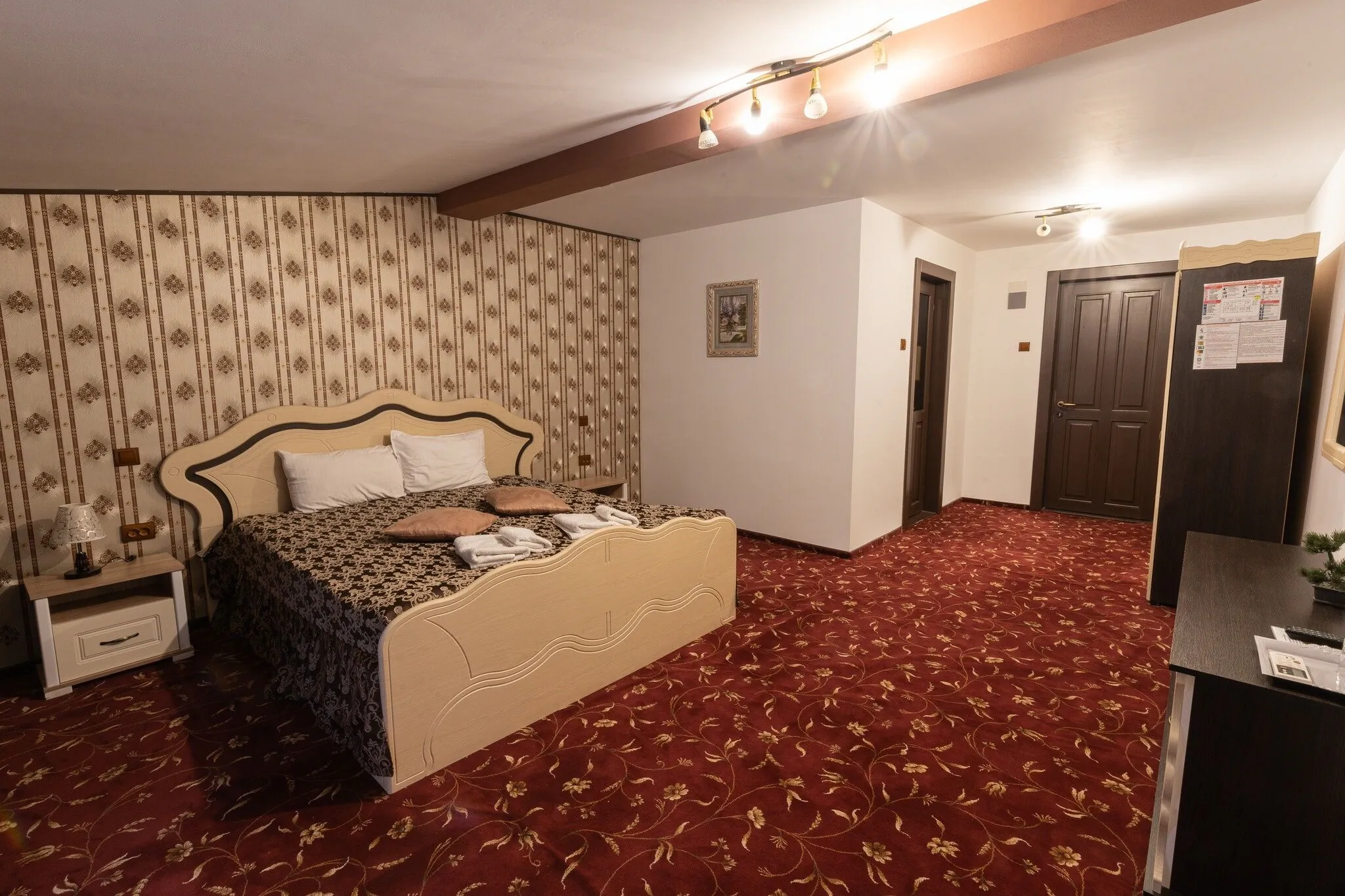 Camere de inchiriat Sofia Comăneşti – Comăneşti, România