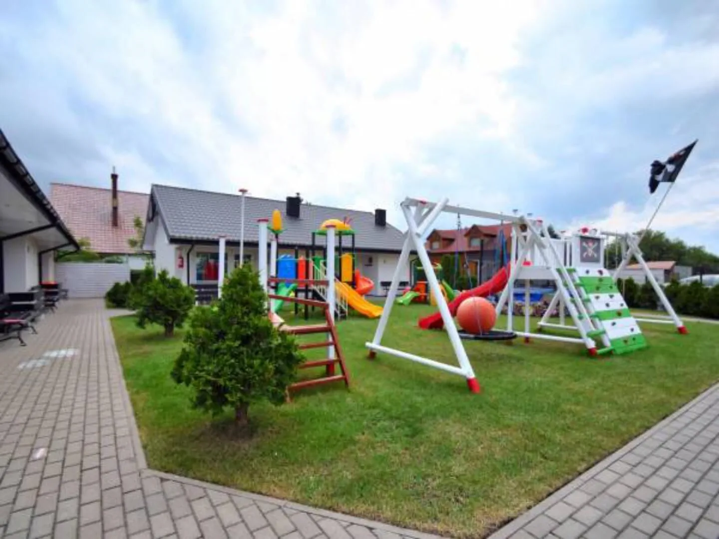 Domki Letniskowe Sarbek Sarbinowo – Sarbinowo, Polonia