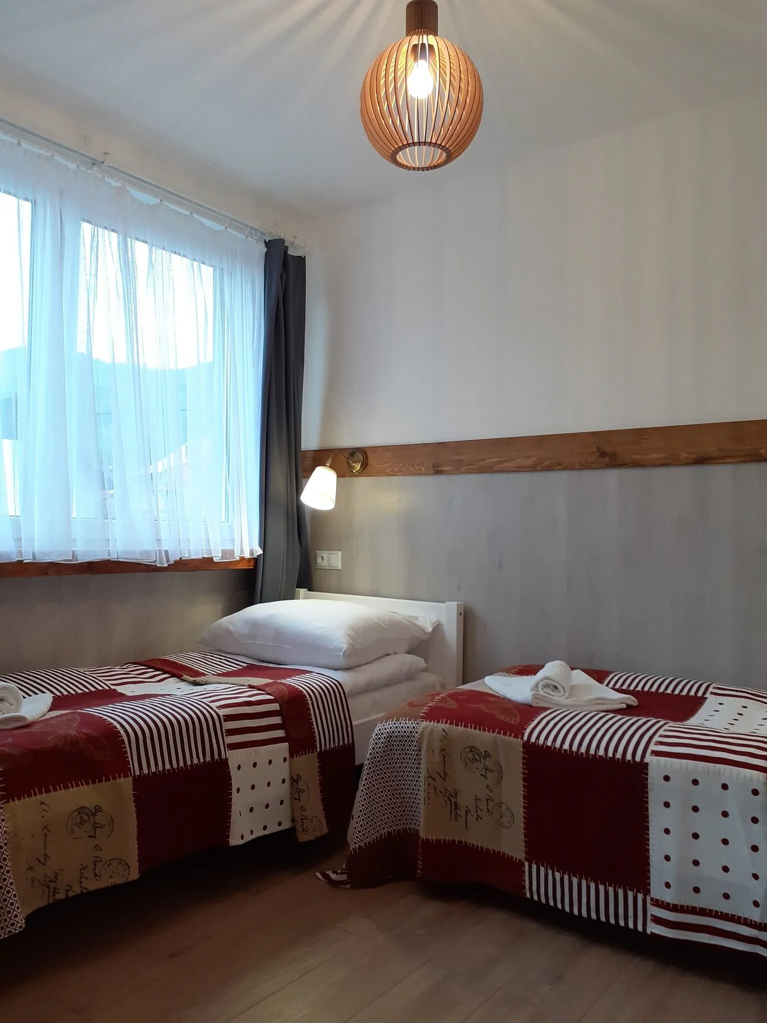 Apartamenty Nad Jeziorem – Międzybrodzie Żywieckie, Polonia