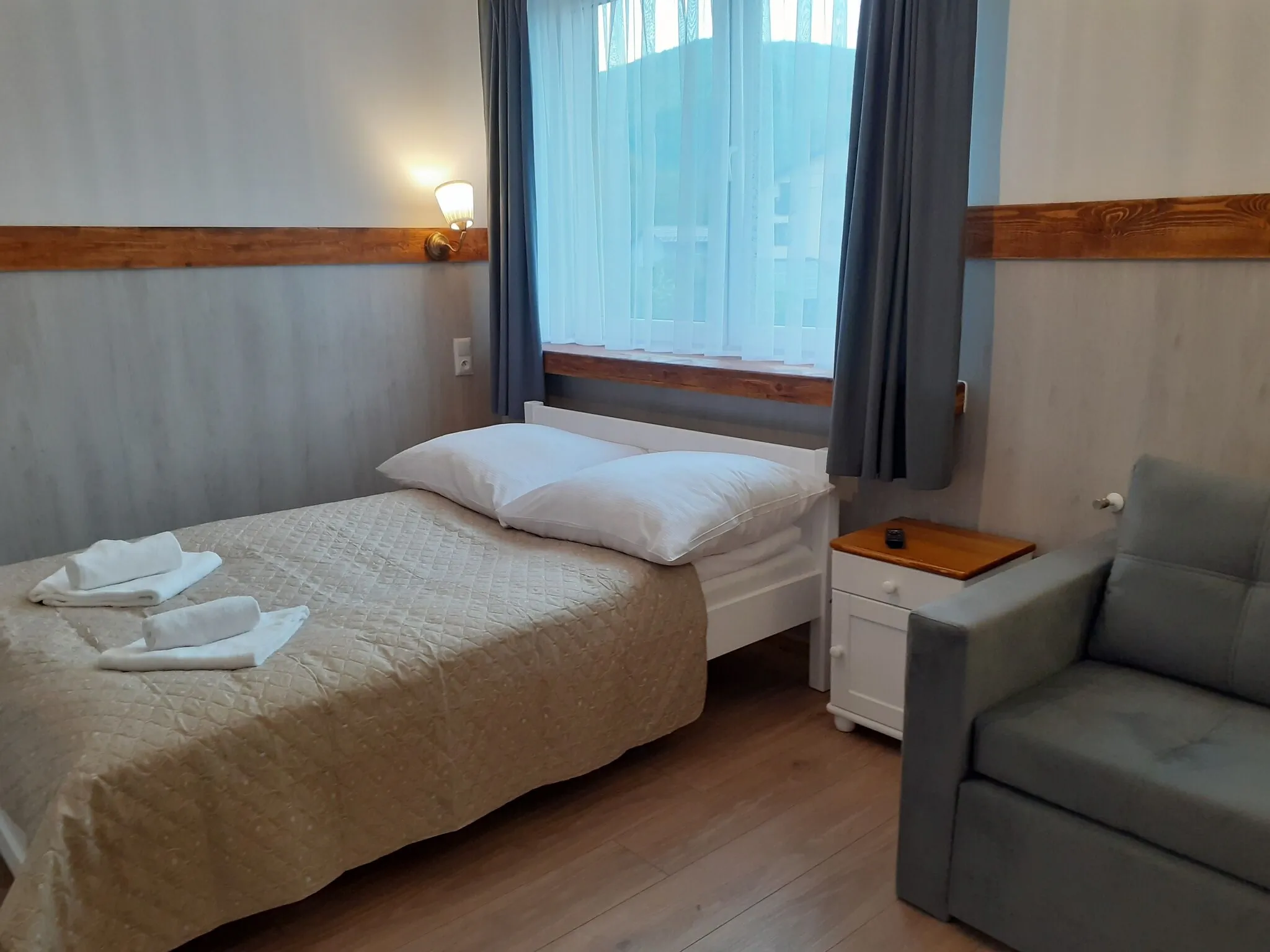 Apartamenty Nad Jeziorem – Międzybrodzie Żywieckie, Polonia