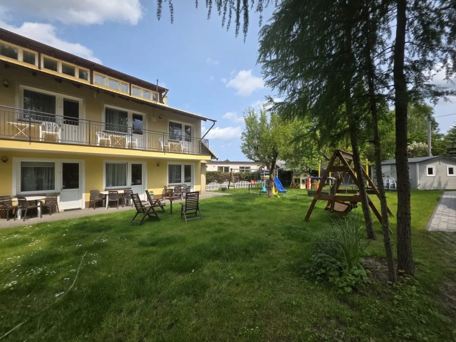 Pokoje Ostoja - Blisko Plaży - Możliwe Śniadania - foto 1