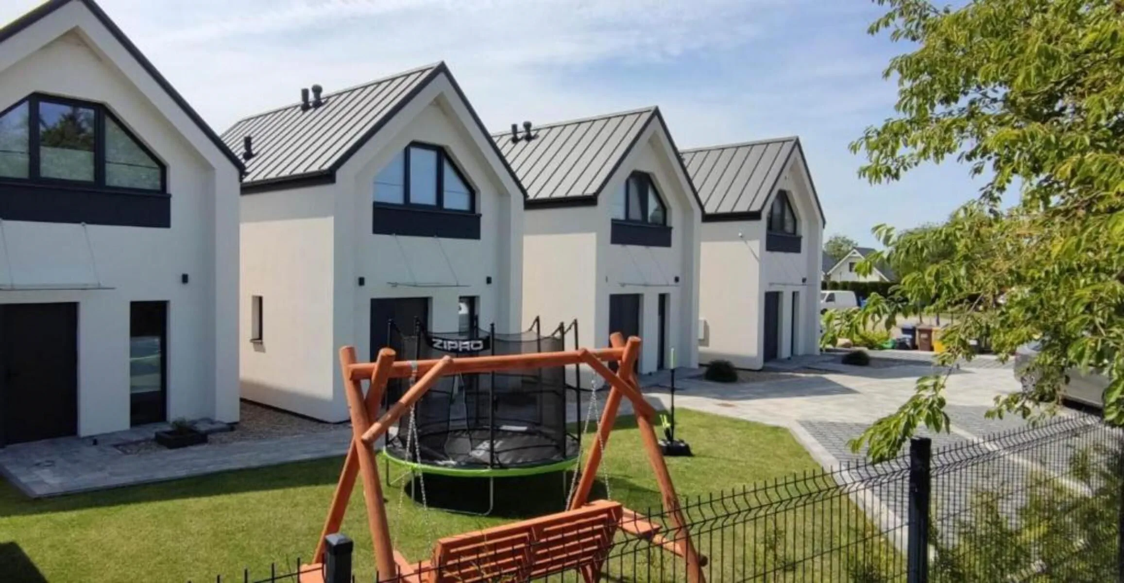 Sorella House Sianożęty  – Sianożęty, Polonia