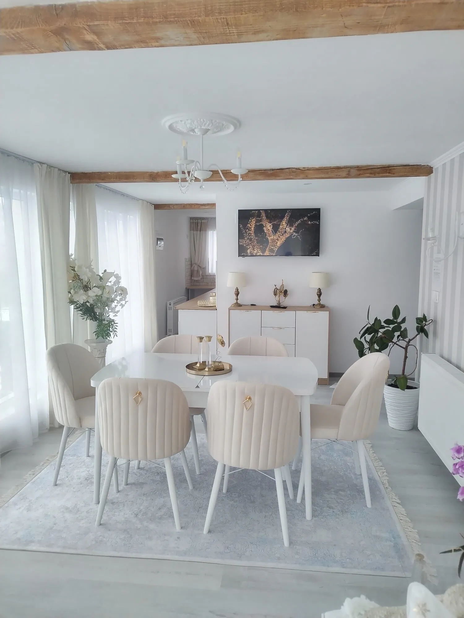 Villa Monica Lupeni – Lupeni, România