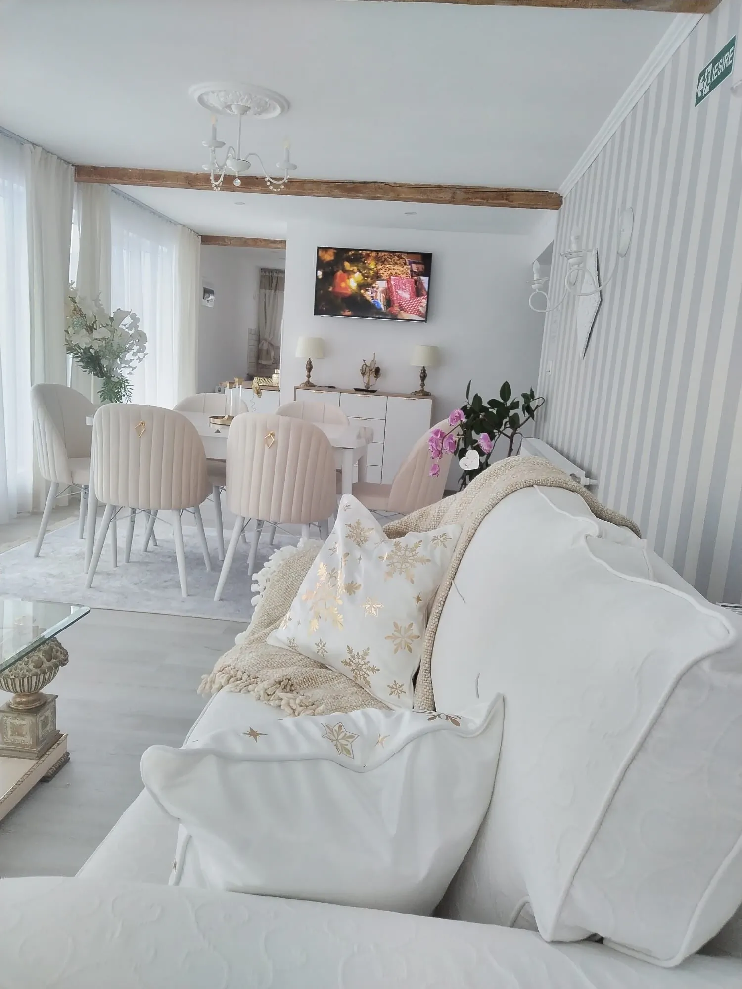 Villa Monica Lupeni – Lupeni, România