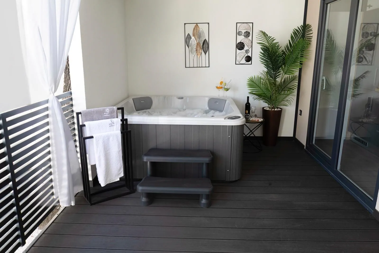 Mobile home TaMaris with jacuzzi Vodice – Vodice, Chorvatsko