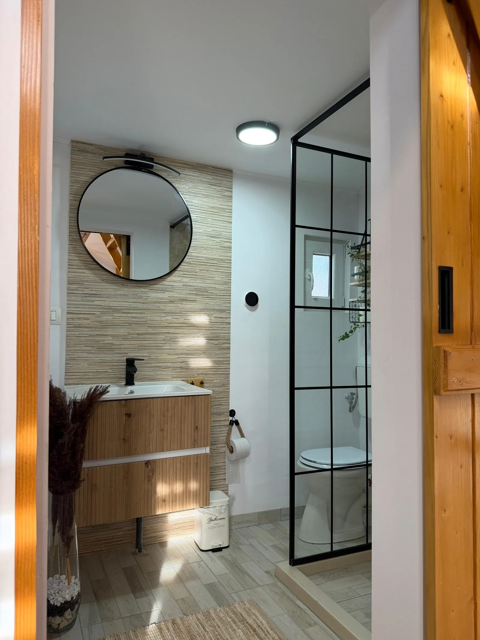 Escape Tiny Cabin Lereşti   – Lereşti, Rumunia