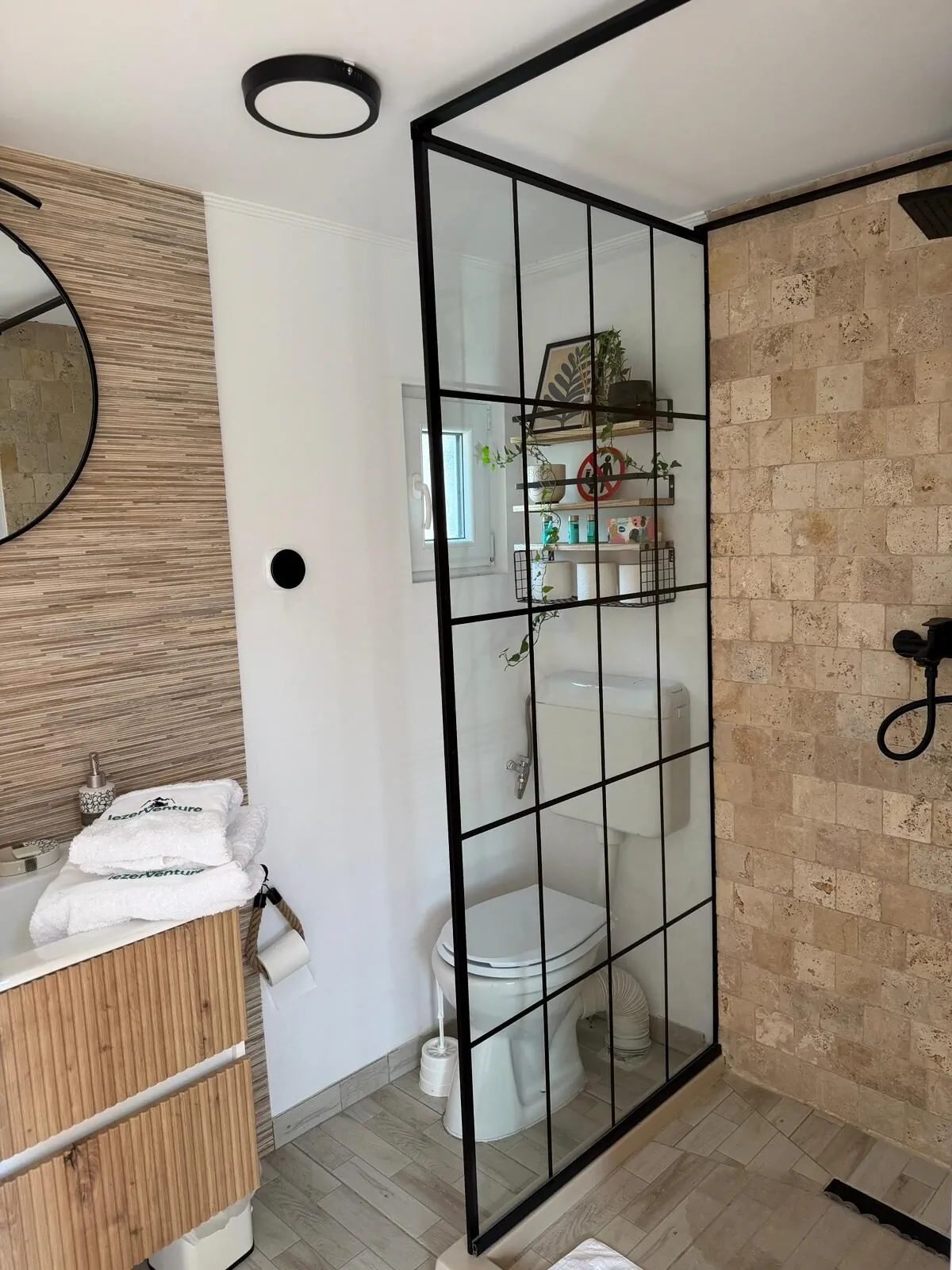 Escape Tiny Cabin Lereşti   – Lereşti, Rumunia