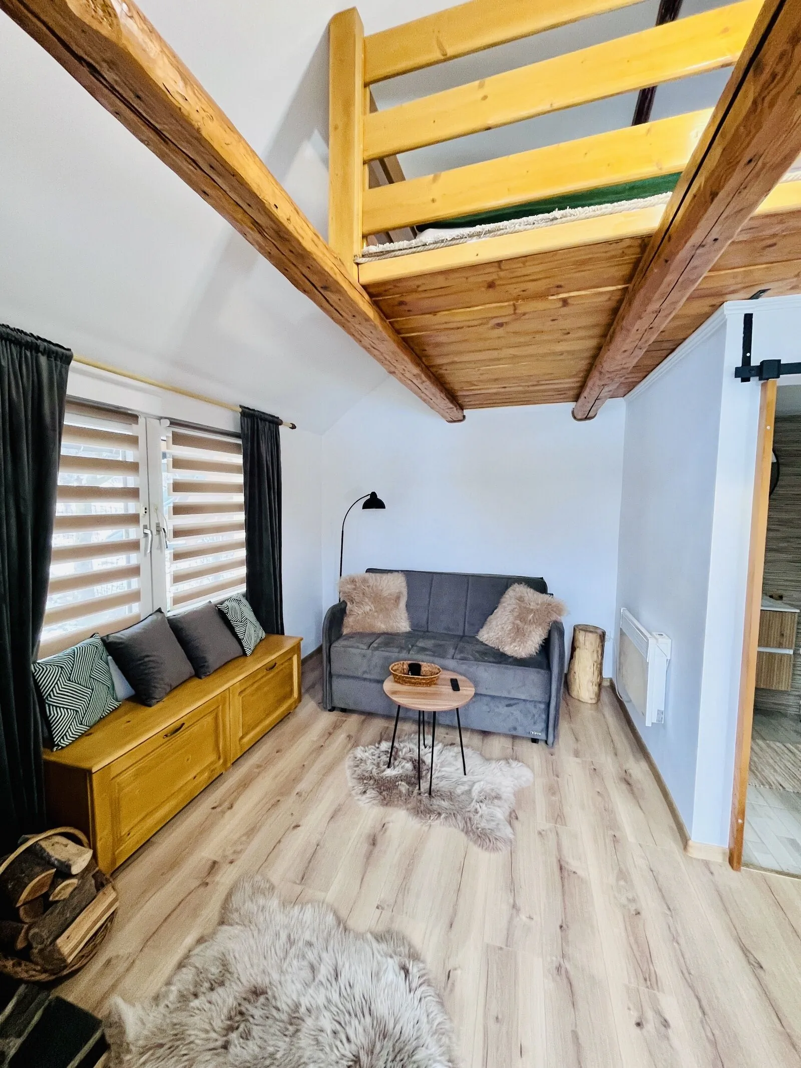 Escape Tiny Cabin Lereşti   – Lereşti, Rumunia
