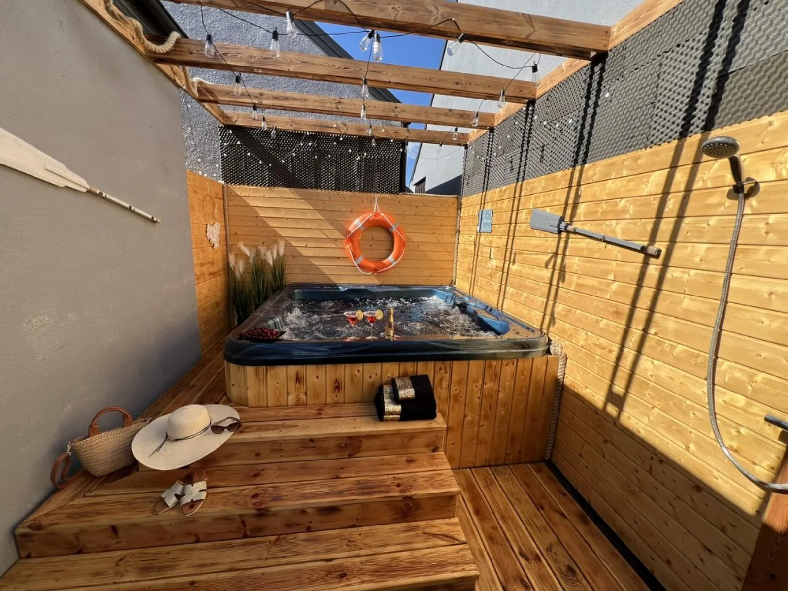 Domki Apartamenowe Port Royal Luksusowe Sarbinowo – Sarbinowo, Polonia