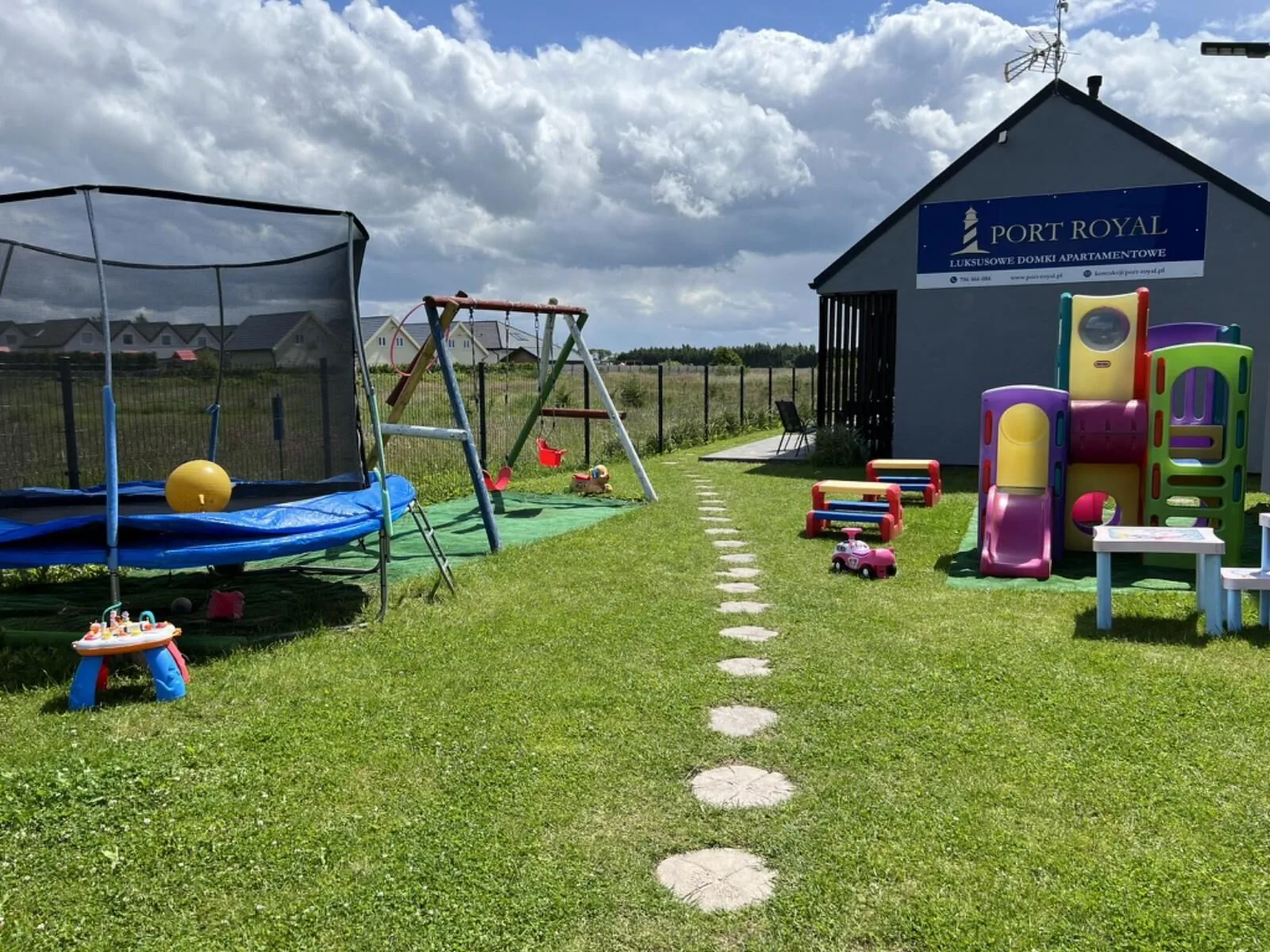 Domki Apartamenowe Port Royal Luksusowe Sarbinowo – Sarbinowo, Polonia