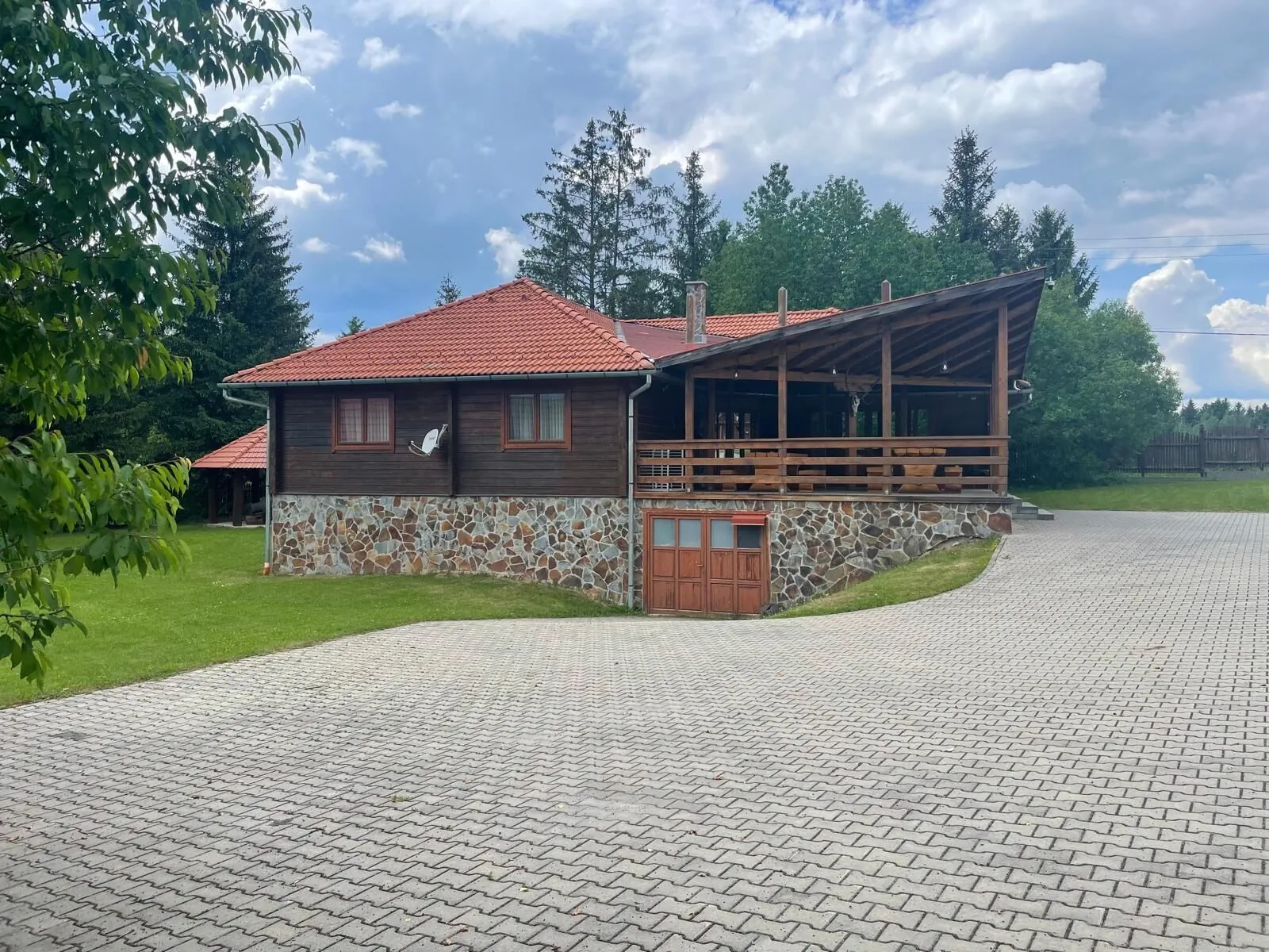 Vila Honor House Izvoare – Izvoare, România