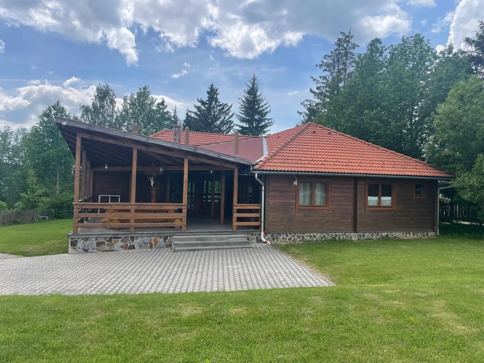 Vila Honor House Izvoare – Izvoare, România