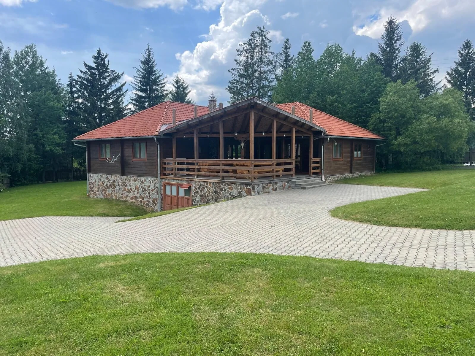Vila Honor House Izvoare – Izvoare, România