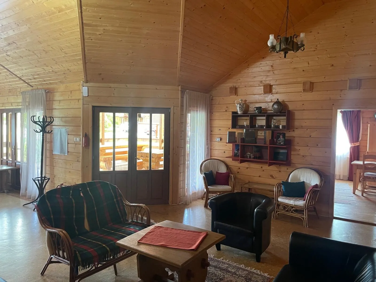 Vila Honor House Izvoare – Izvoare, România