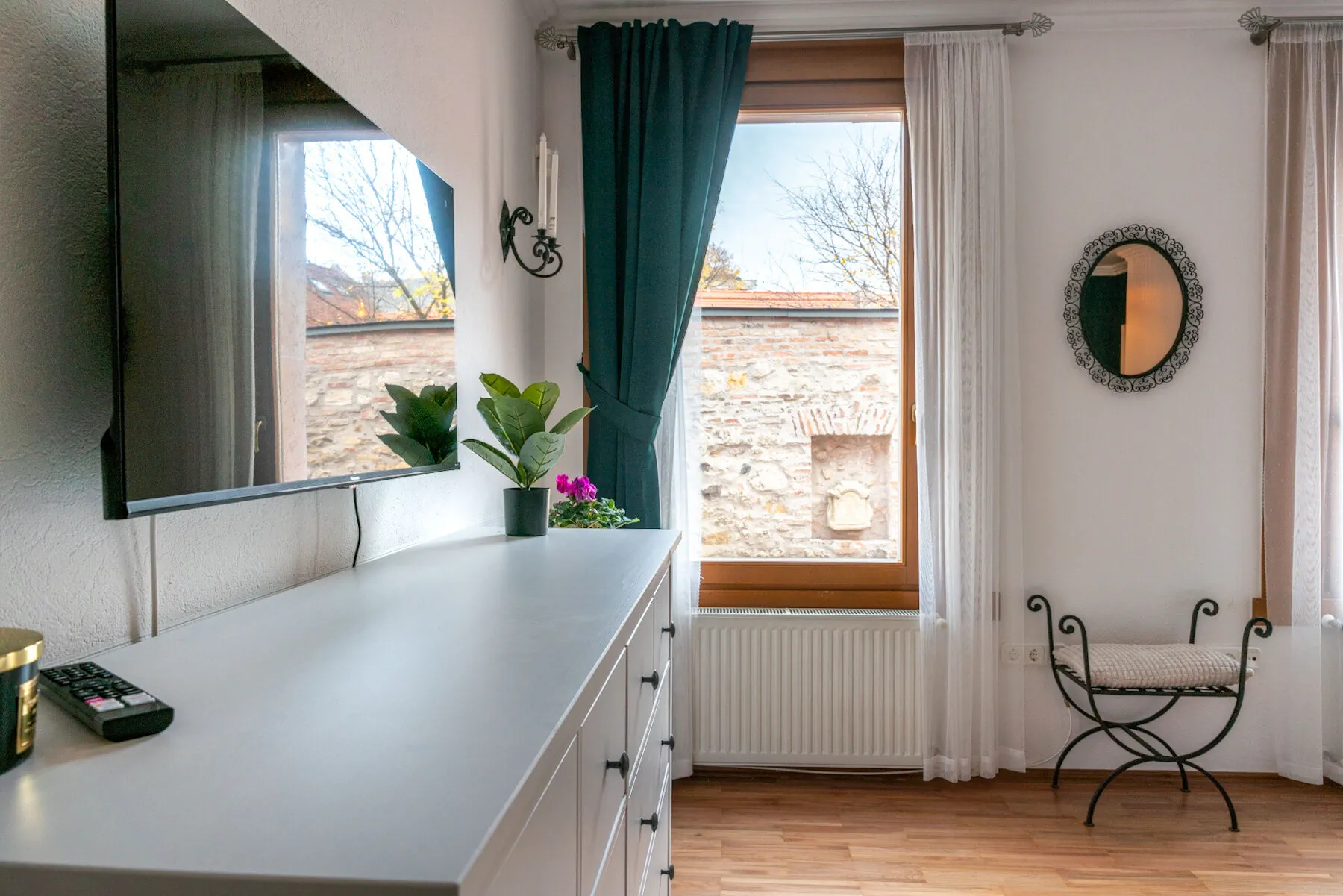 Romantic Studio with Secret Garden Budapest – Budapesta, Ungaria