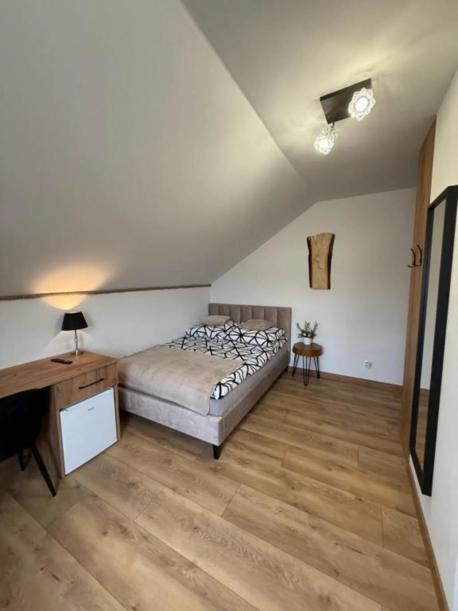 Apartamenty, pokoje z KLIMATYZACJĄ - Drozdówka Solina – Solina, Polonia