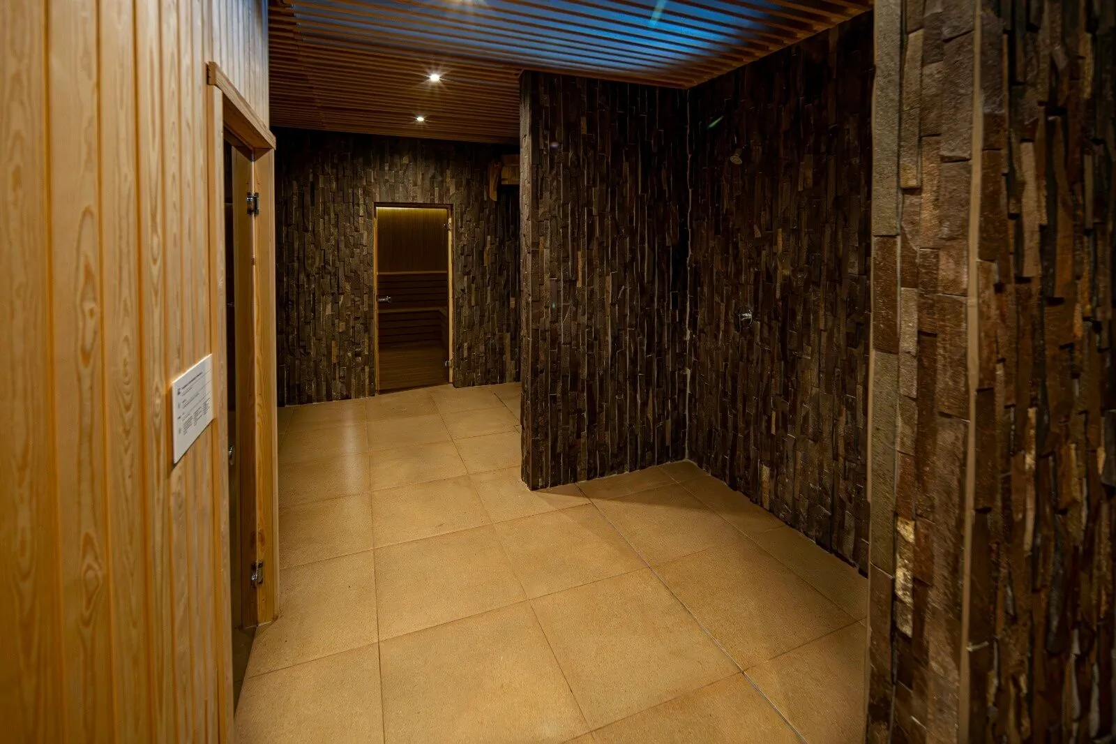 SkiGyimes Hotel Lunca de Sus – Lunca de Sus, România