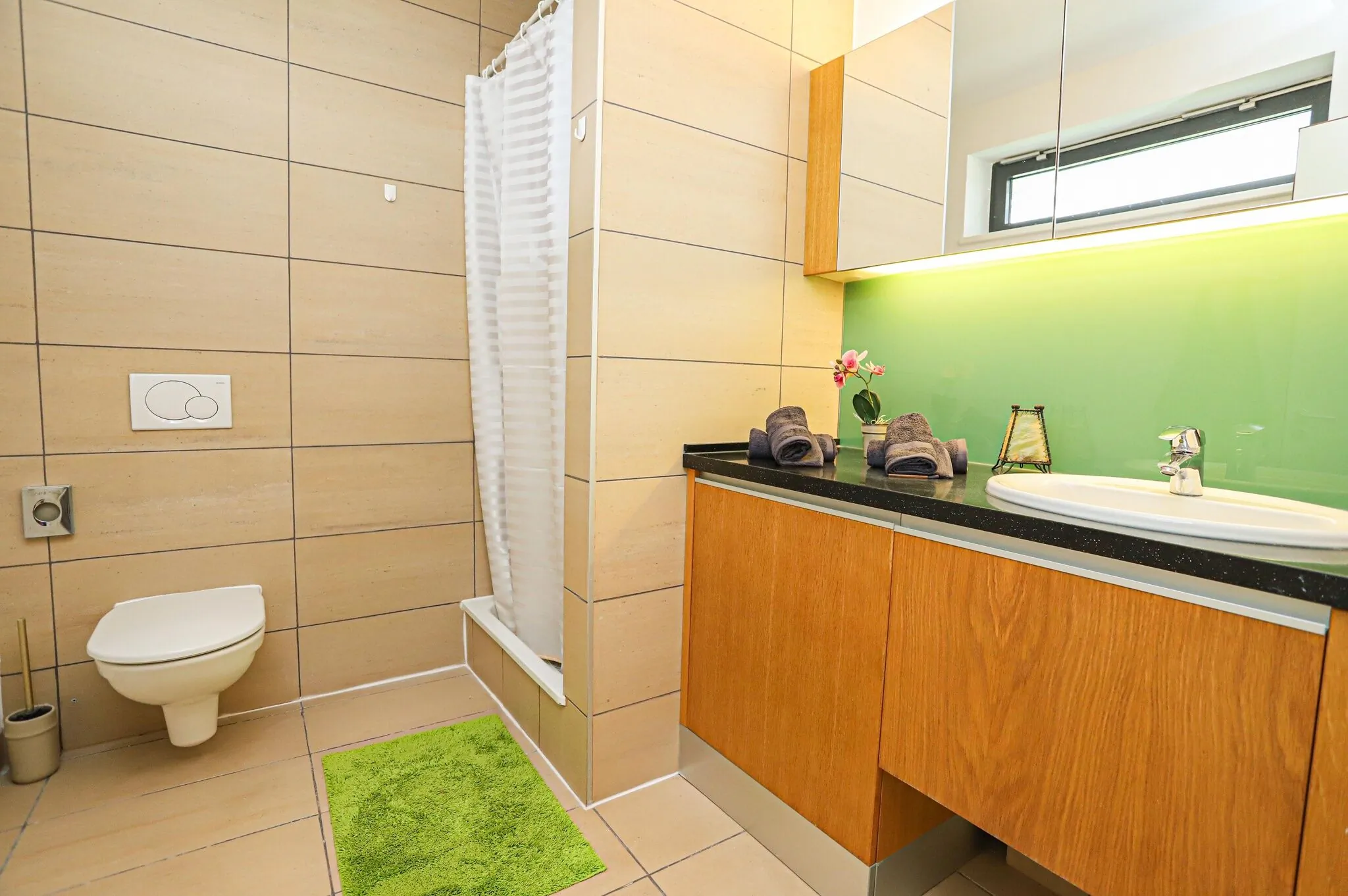 BL Lakeview with Pool Vízparti Medencés Apartman Balatonlelle – Balatonlelle, Ungaria