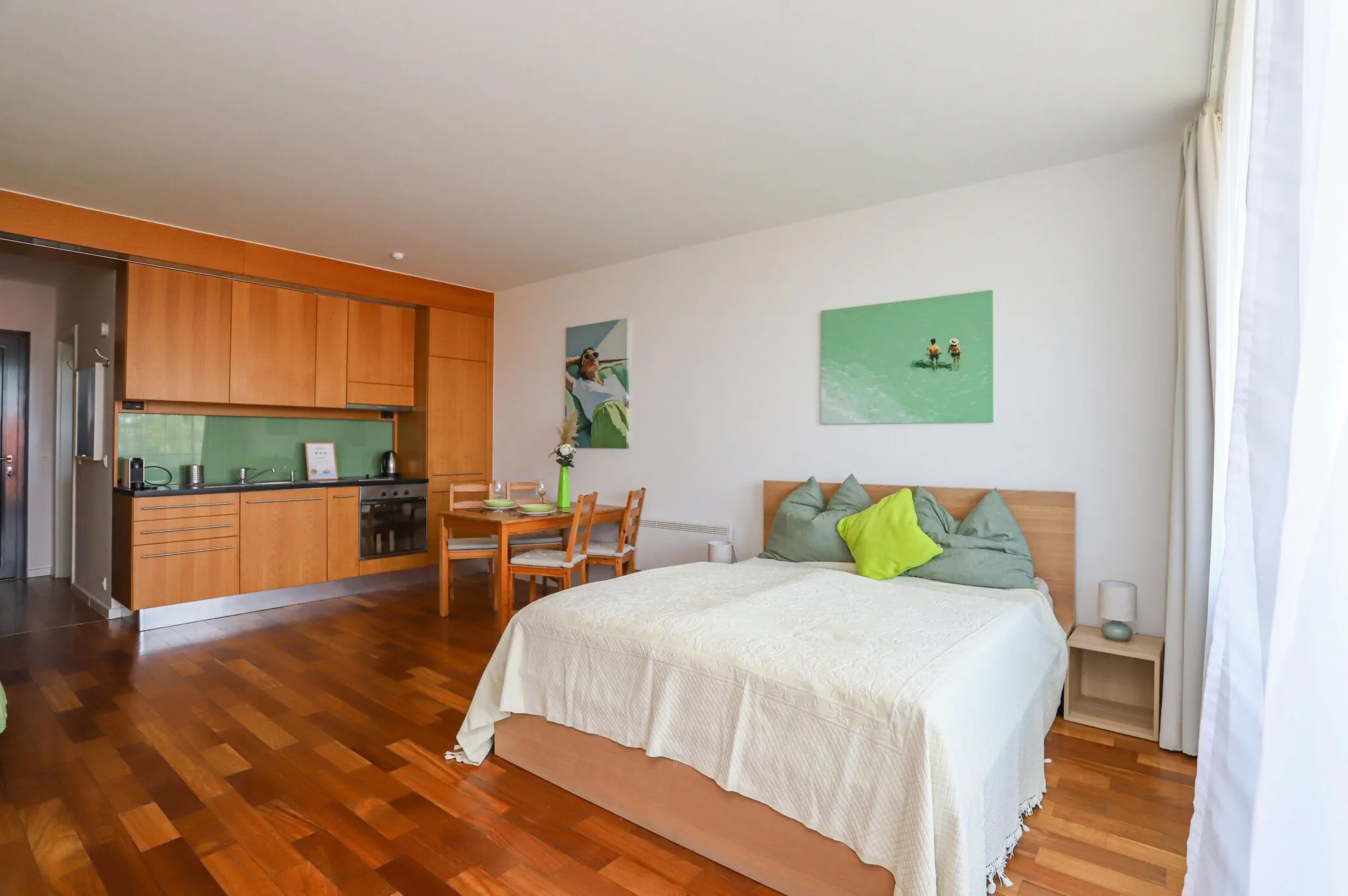 BL Lakeview with Pool Vízparti Medencés Apartman Balatonlelle – Balatonlelle, Ungaria