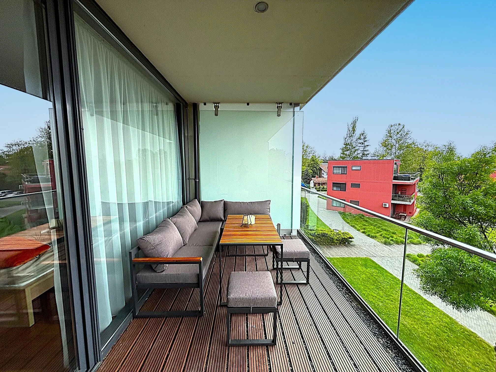 BL Lakeview with Pool Vízparti Medencés Apartman Balatonlelle – Balatonlelle, Ungaria