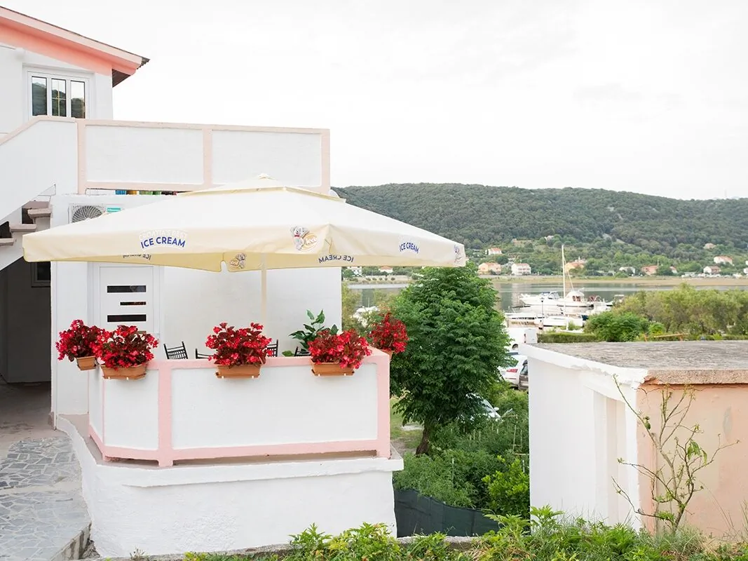 Apartments With Parking Space Supetarska Draga - Donja, Rab - 25686 Supetarska Draga - Donja - foto 1