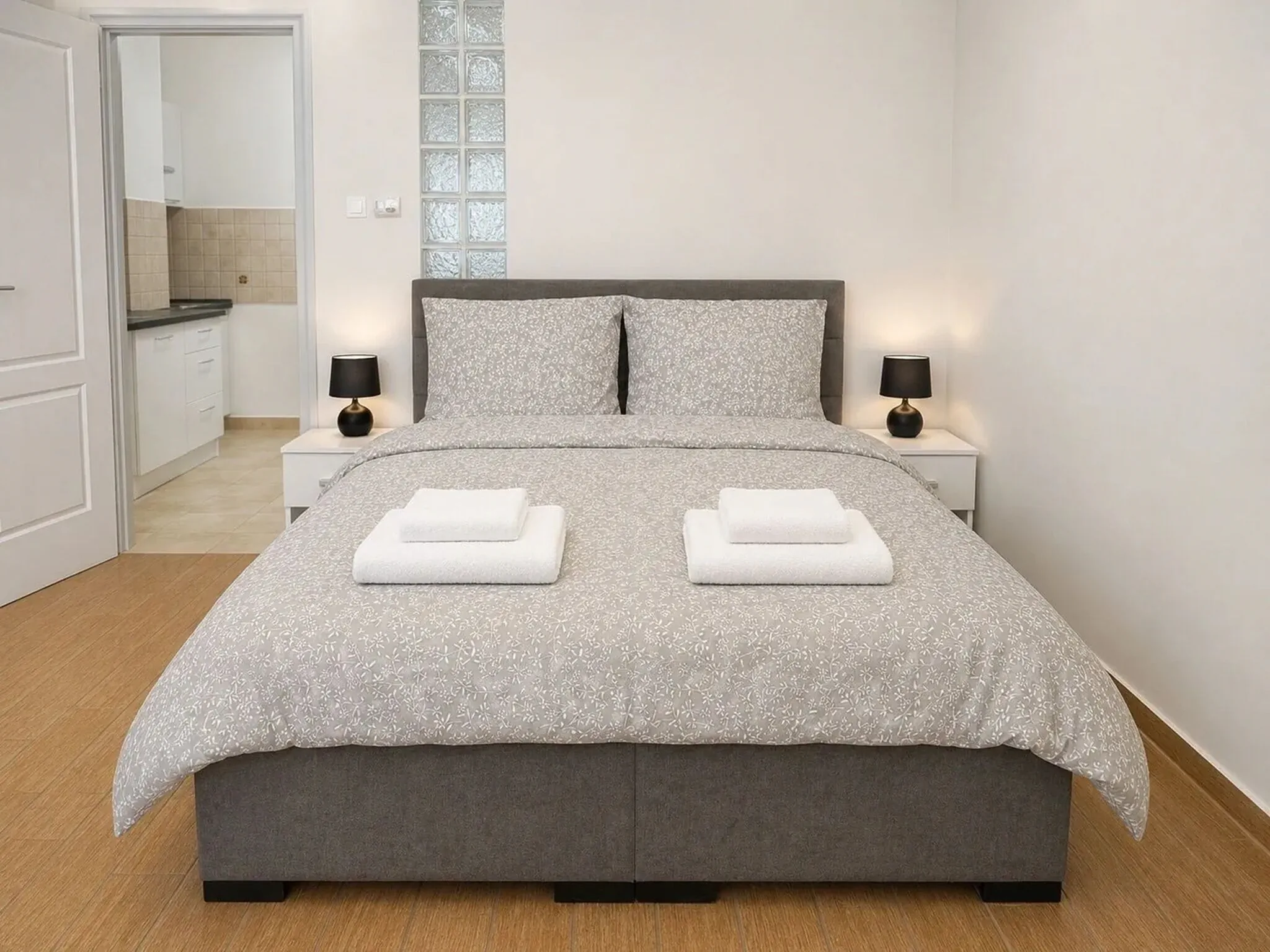 HoldLux City Keyless 0–24 Apartmanok Sárvár - foto 4