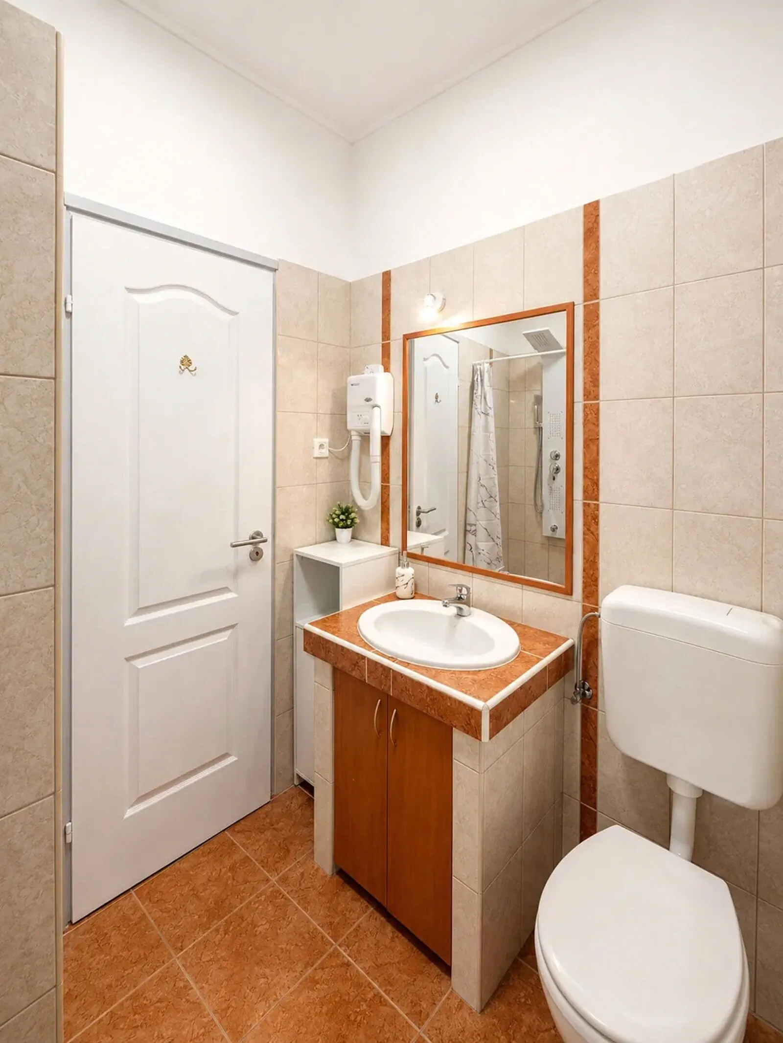 HoldLux City Keyless 0–24 Apartmanok Sárvár - foto 10